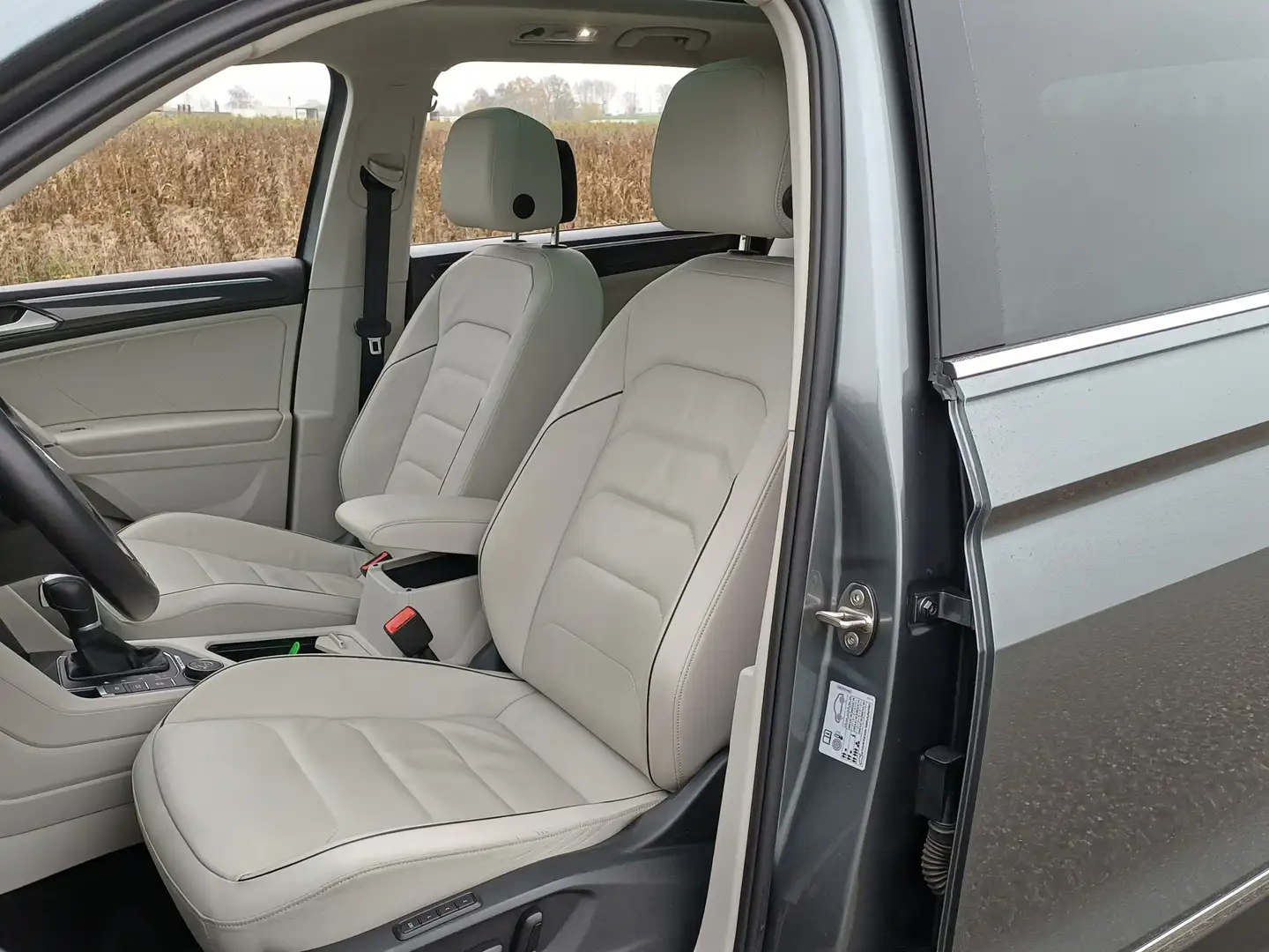 Volkswagen Tiguan Allspace 2.0 4Motion Highline /Pano/Leder/Dynaudio/360 Came Grau - 2