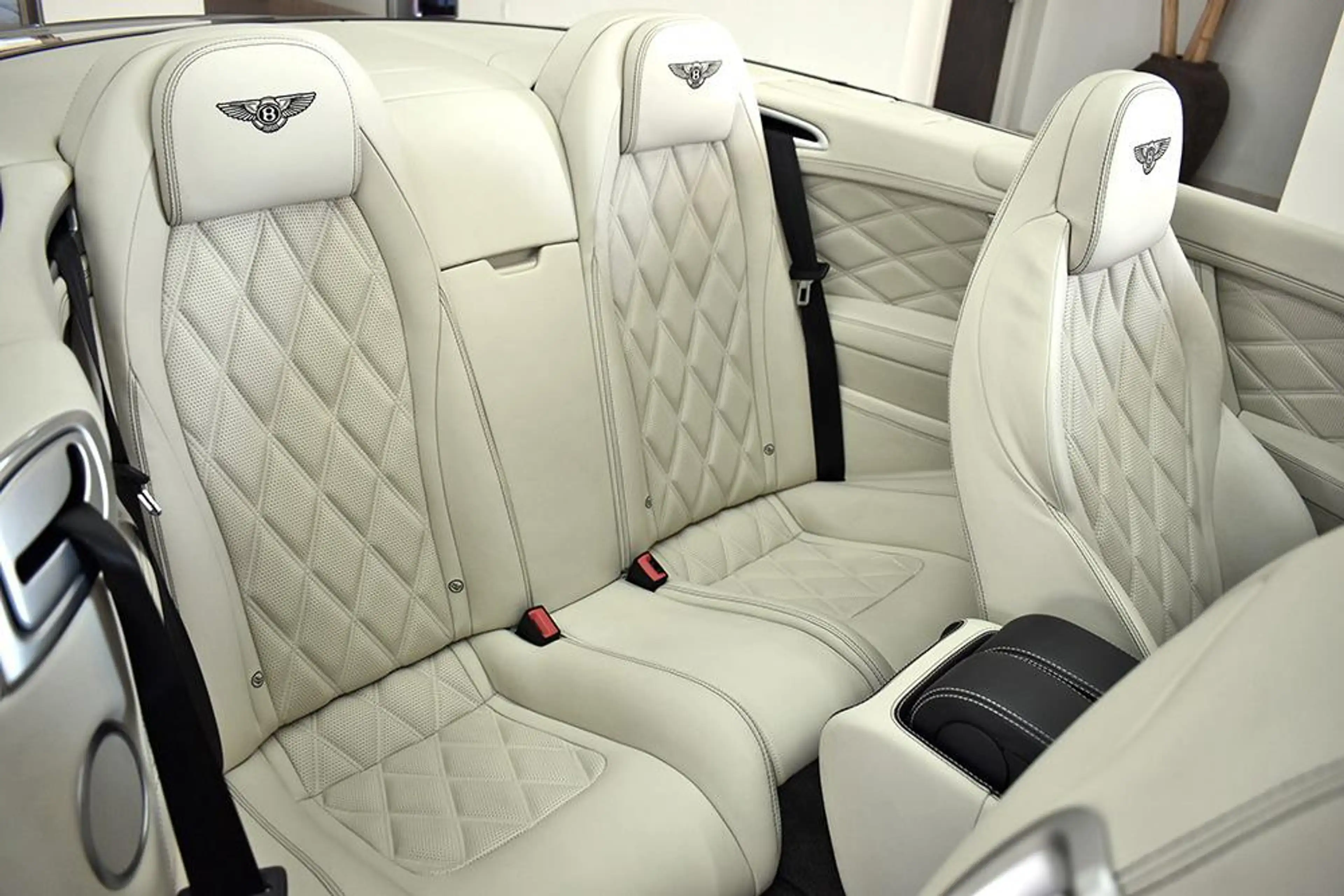 Bentley Continental Continental GTC 4.0 BiTurbo V8 Mullener — photo 10