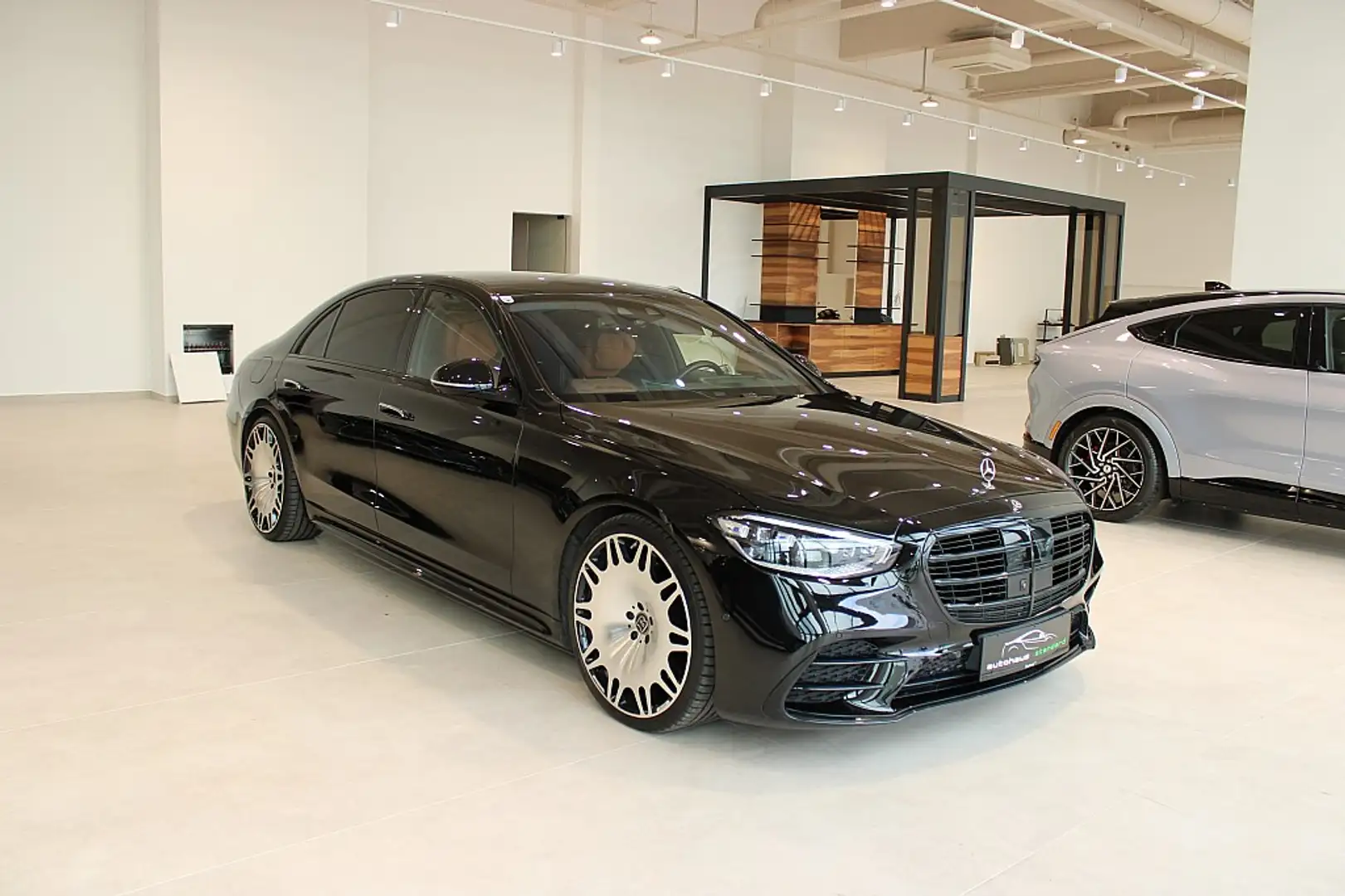 Mercedes-Benz S 500 lang 4MATIC Aut. **Volle Ausstattung** Schwarz - 1