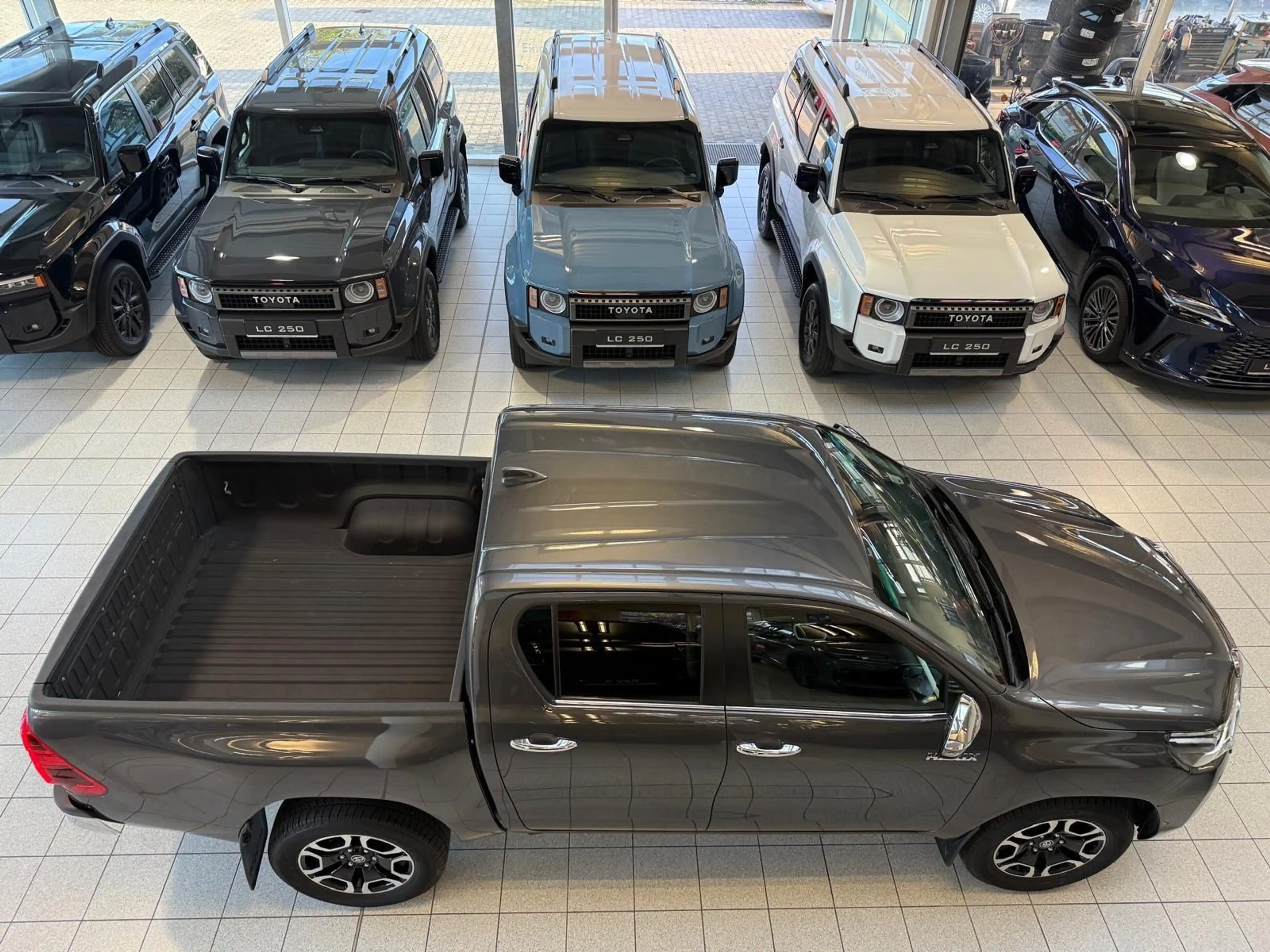 Toyota Hilux DOUBLE CAB EXECUTIVE-AUT-KAMERA-LED-RADAR-36.895 — photo 15