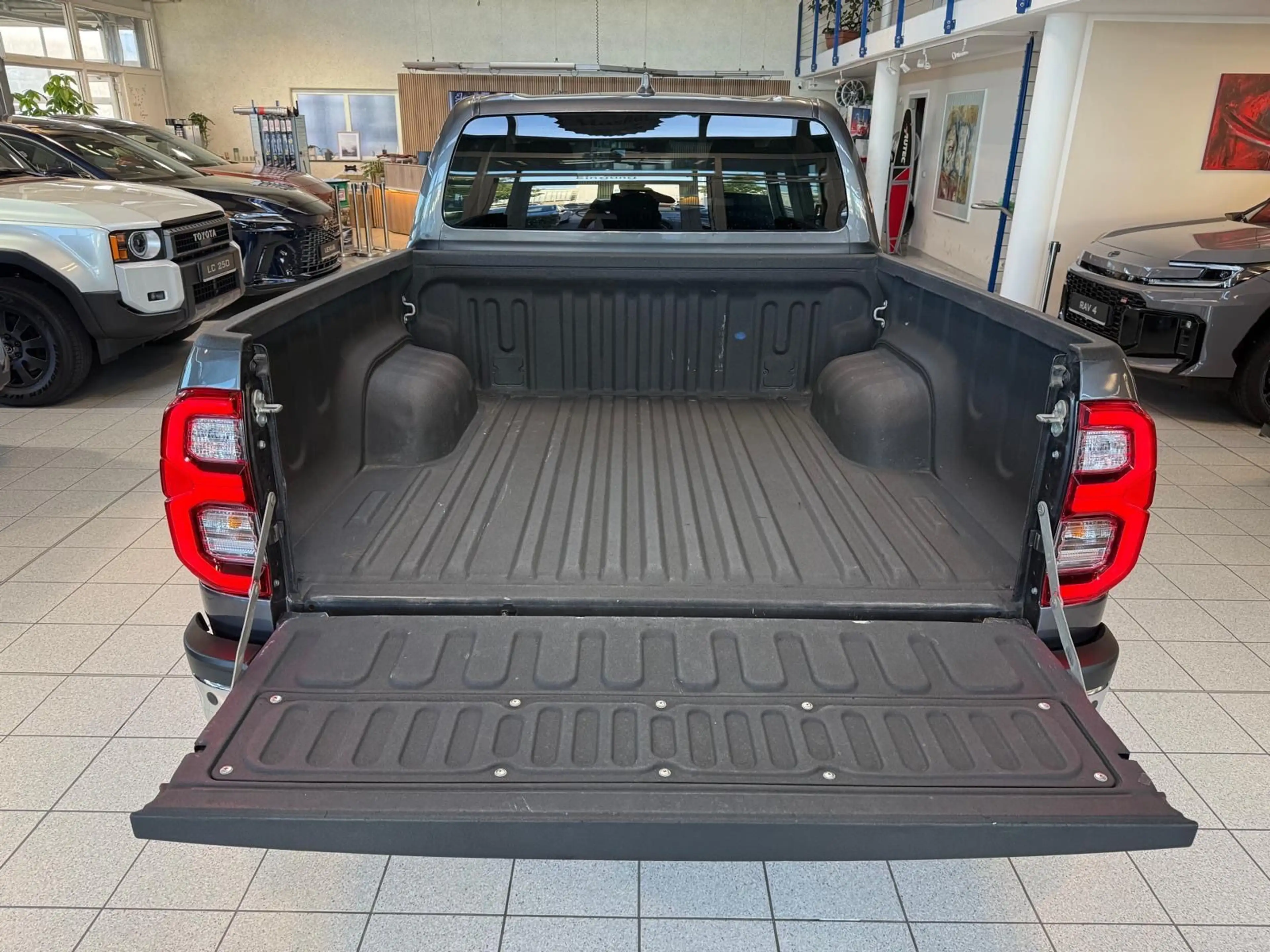 Toyota Hilux DOUBLE CAB EXECUTIVE-AUT-KAMERA-LED-RADAR-36.895 — photo 11