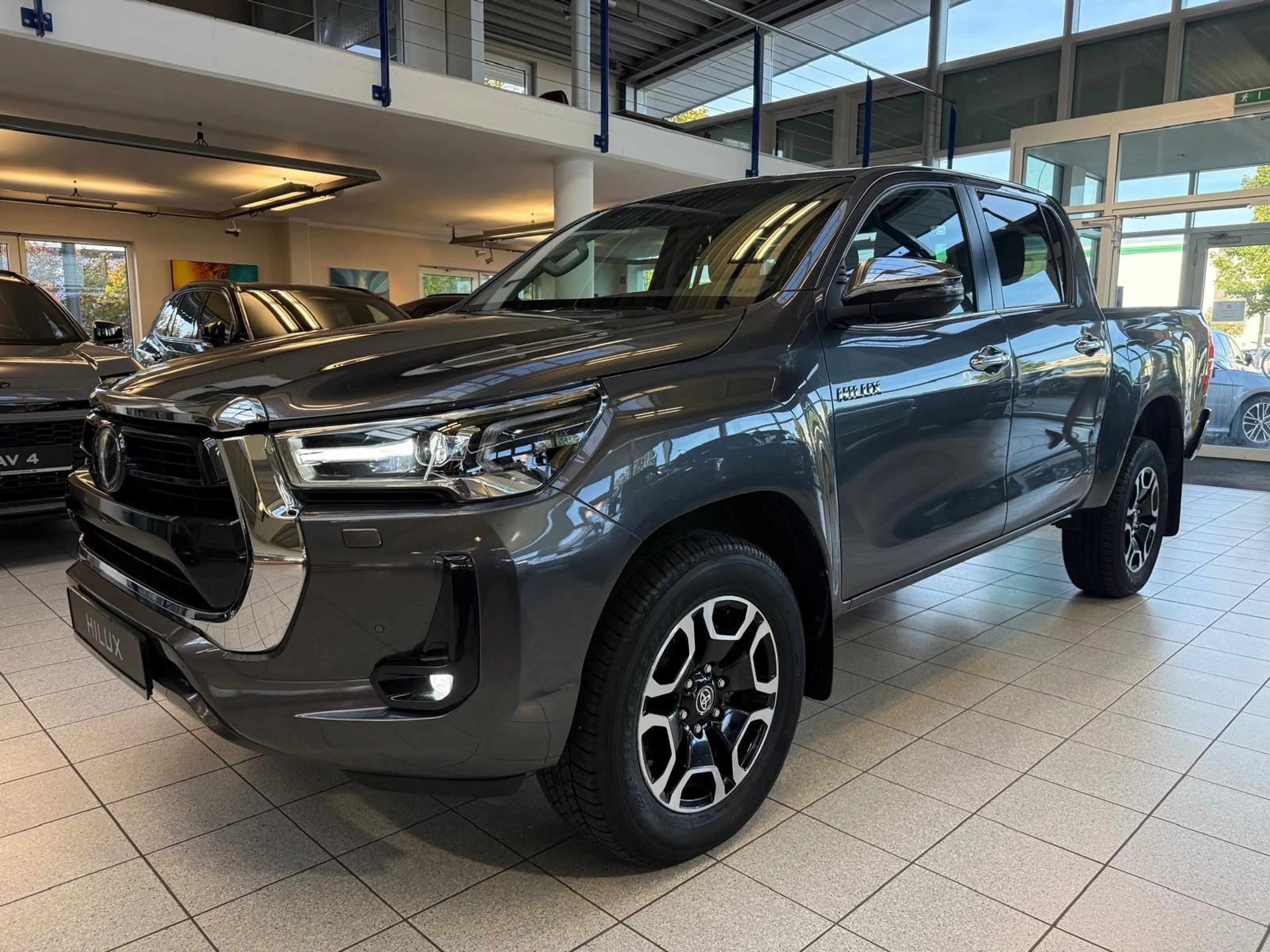 Toyota Hilux DOUBLE CAB EXECUTIVE-AUT-KAMERA-LED-RADAR-36.895 — photo 5