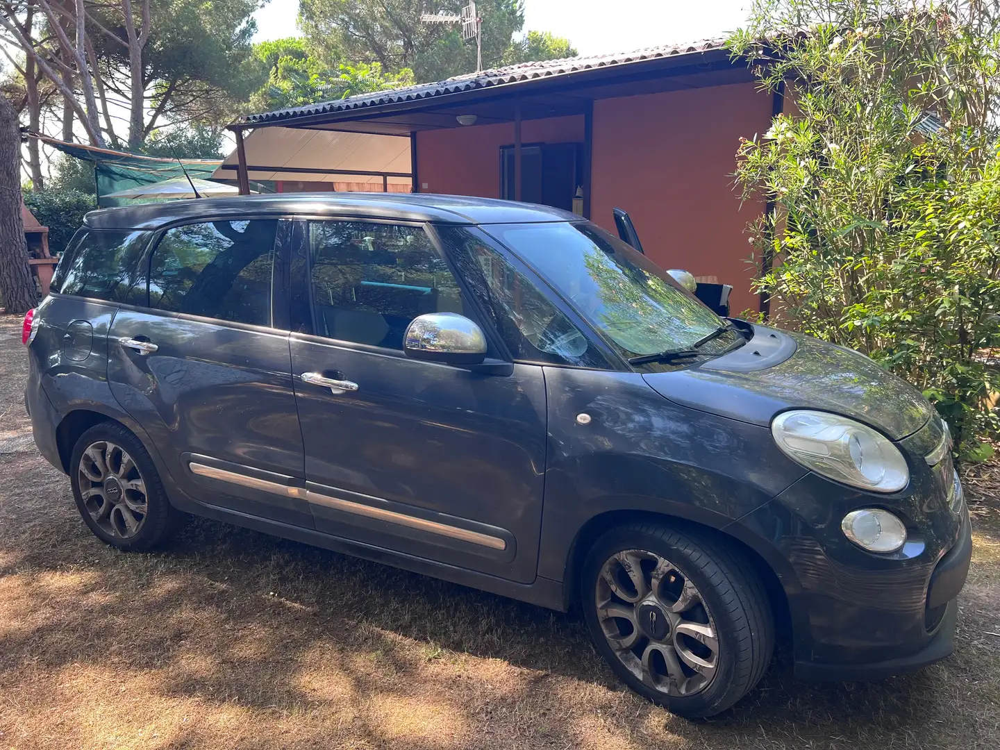 Fiat 500L Living 1.6 mjt Lounge 105cv - 7 posti Grigio - 1
