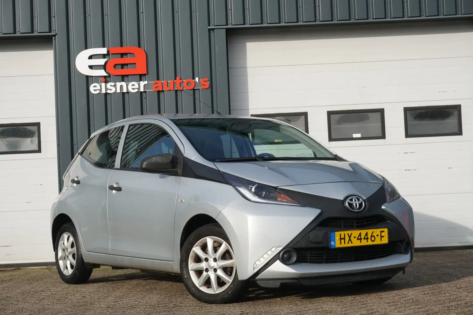 Toyota Aygo 1.0 VVT-i x-now | AIRCO | NL AUTO | Grigio - 2