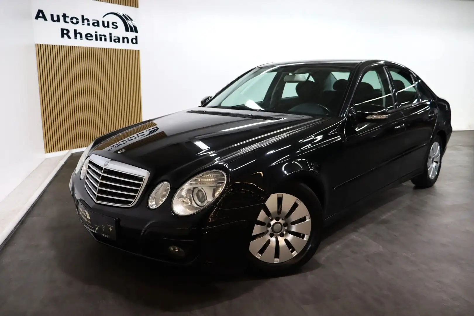 Mercedes-Benz E 200 E200CDI Lim*AHK*TEMPOMAT*KLIMA*PDC*SHZ*HU/AU NEU Schwarz - 1