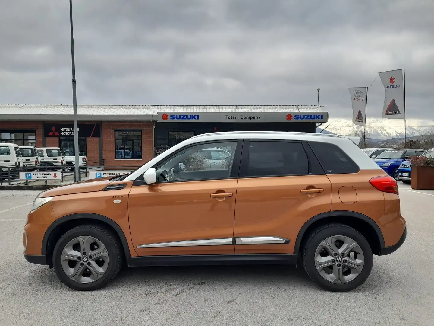 Suzuki Vitara 1.6 ddis V-Cool s&s 4wd allgrip Orange - 2