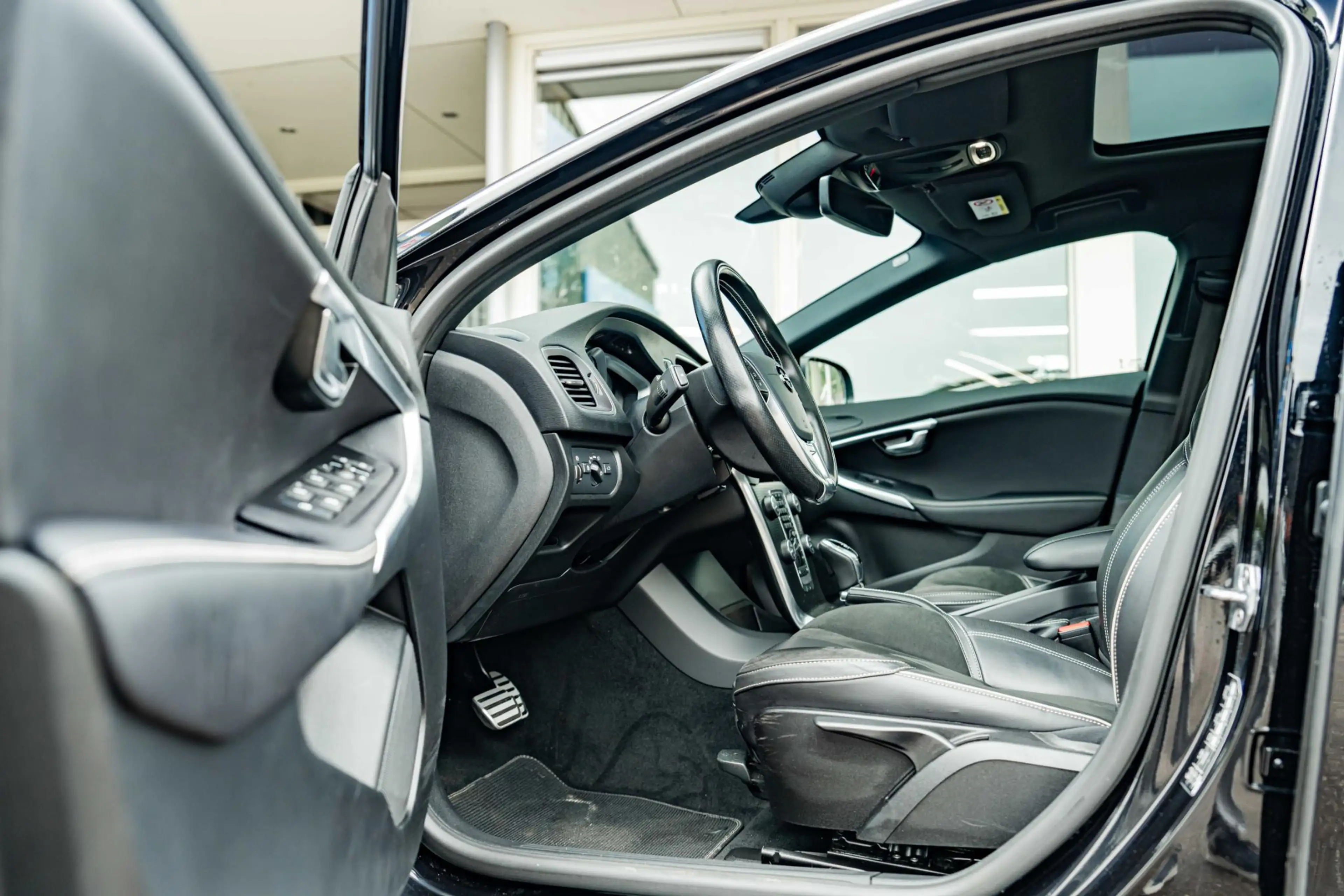 Volvo V40 1.5 T3 Polar+ Sport — photo 11