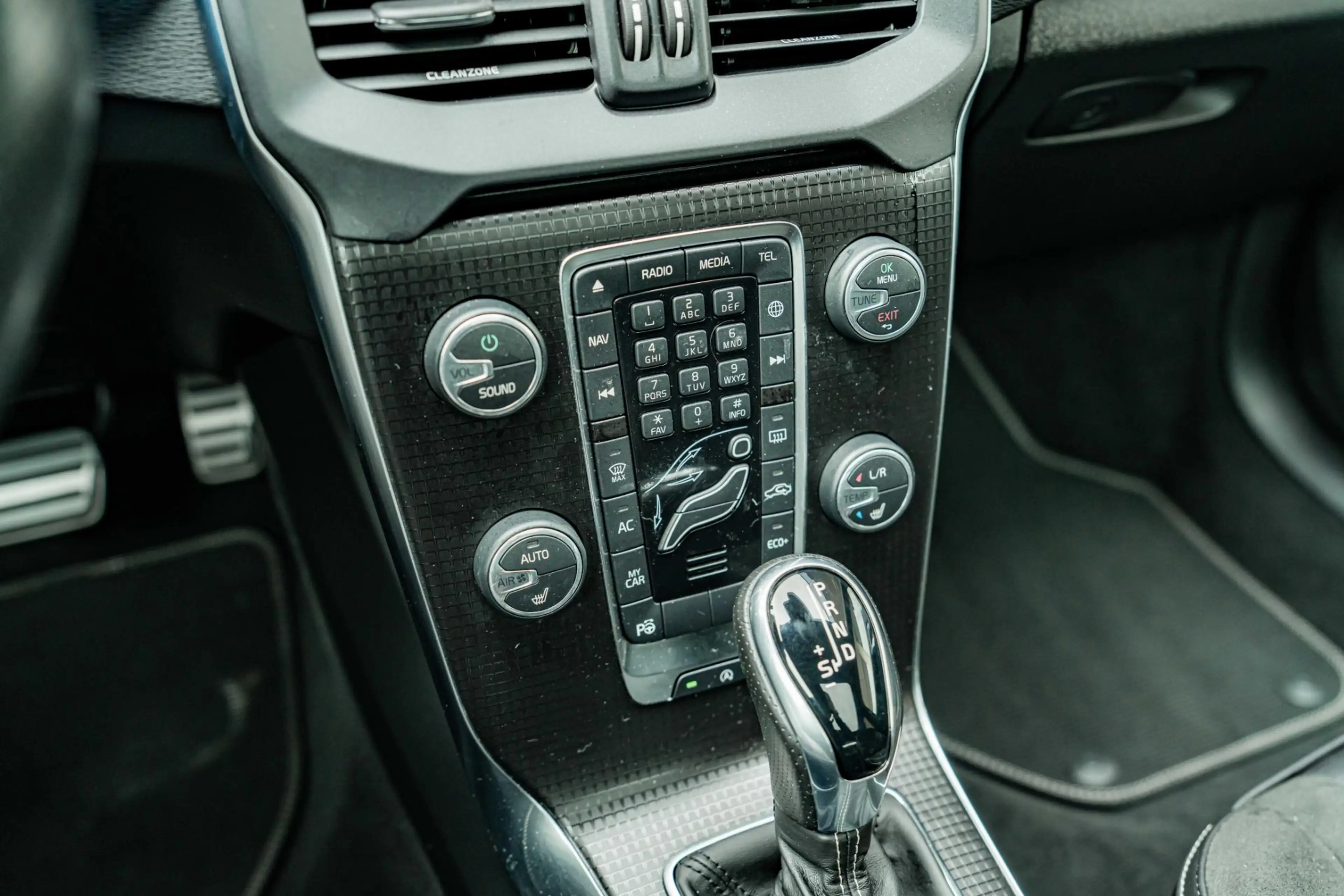 Volvo V40 1.5 T3 Polar+ Sport — photo 22