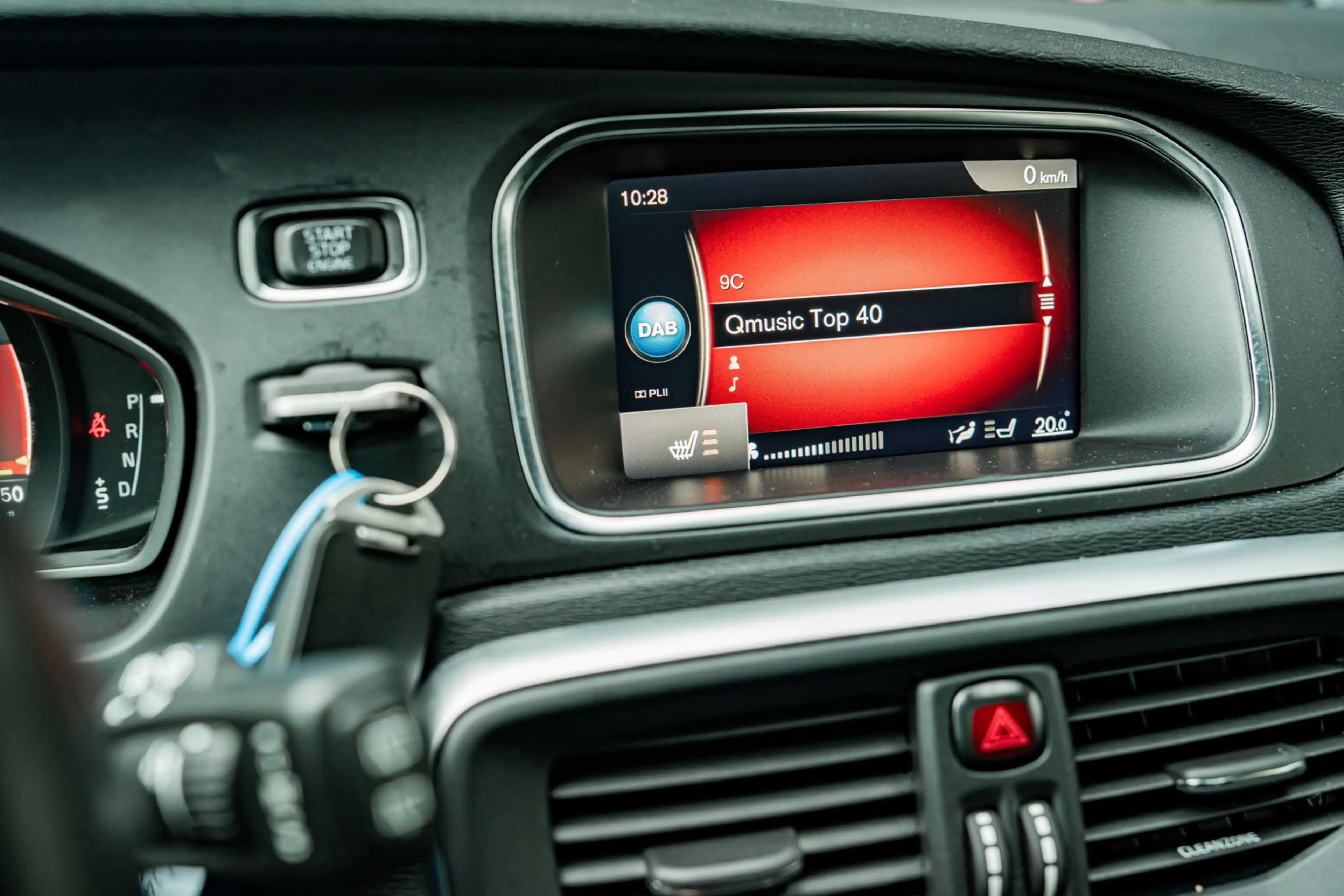 Volvo V40 1.5 T3 Polar+ Sport — photo 18