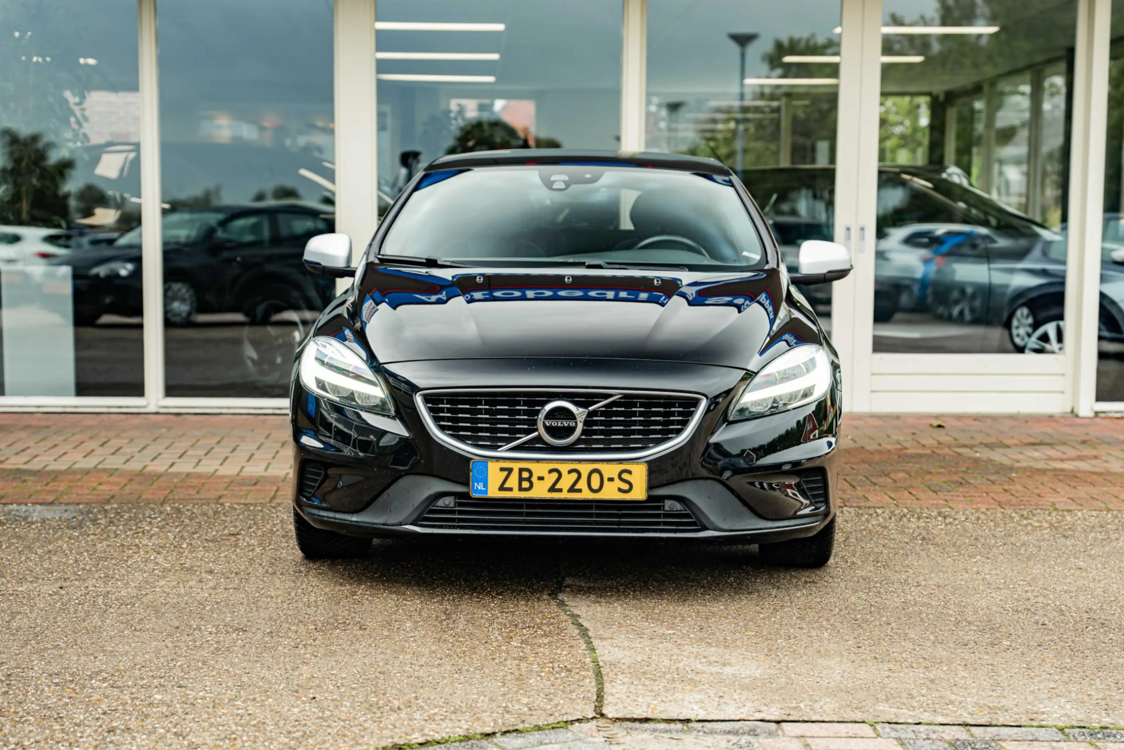 Volvo V40 1.5 T3 Polar+ Sport — photo 4