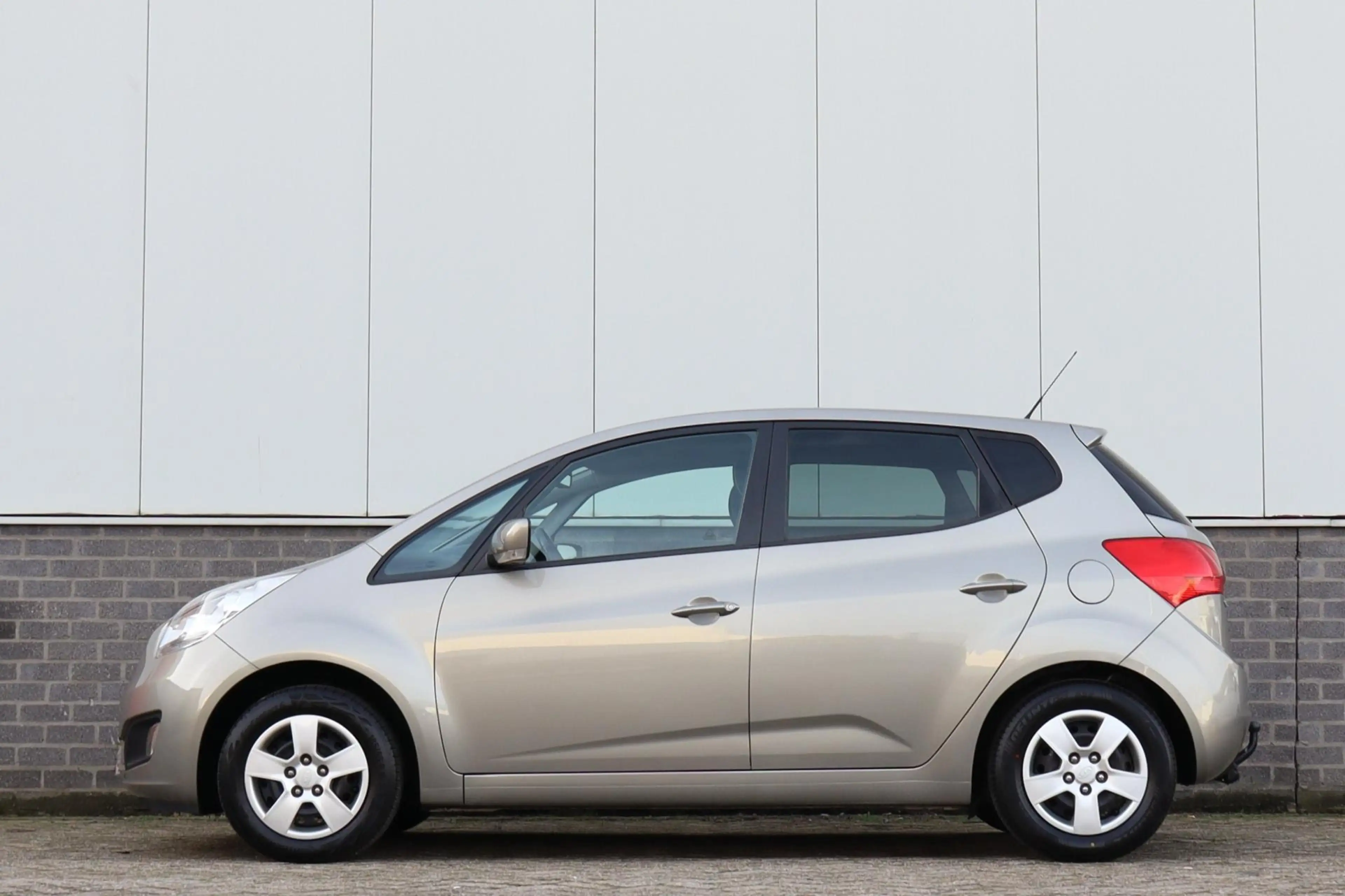 Kia Venga 1.4 CVVT ExecutiveLine Navi Trekhaak — photo 4