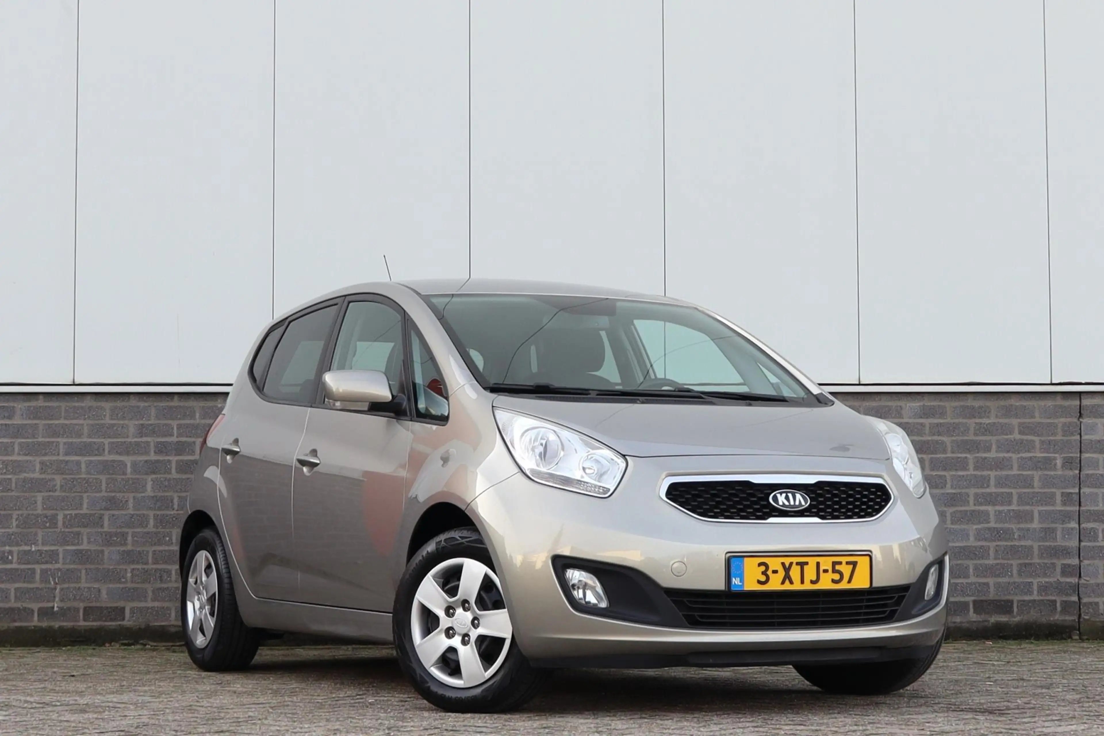 Kia Venga 1.4 CVVT ExecutiveLine Navi Trekhaak — photo 3