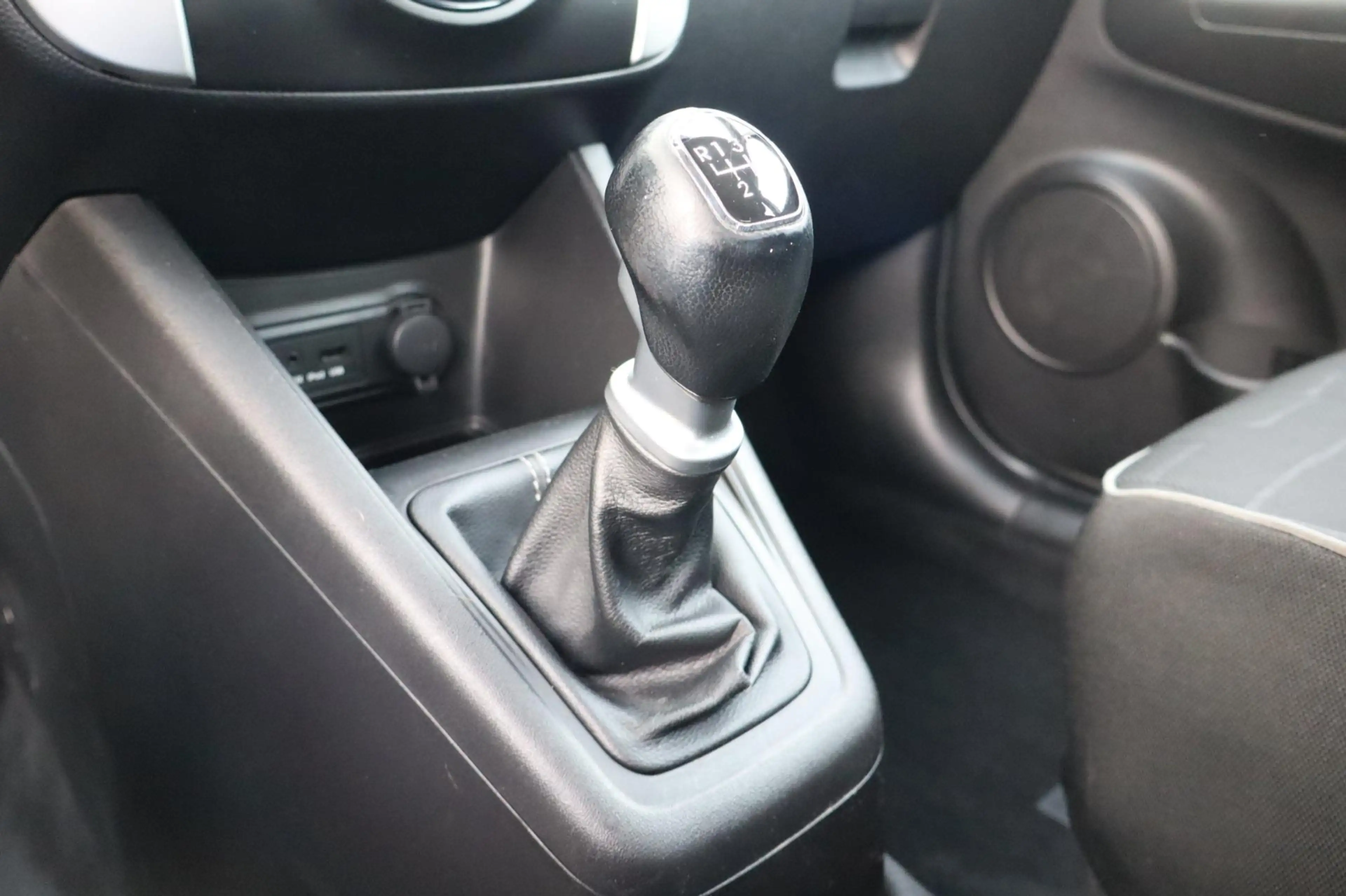 Kia Venga 1.4 CVVT ExecutiveLine Navi Trekhaak — photo 12