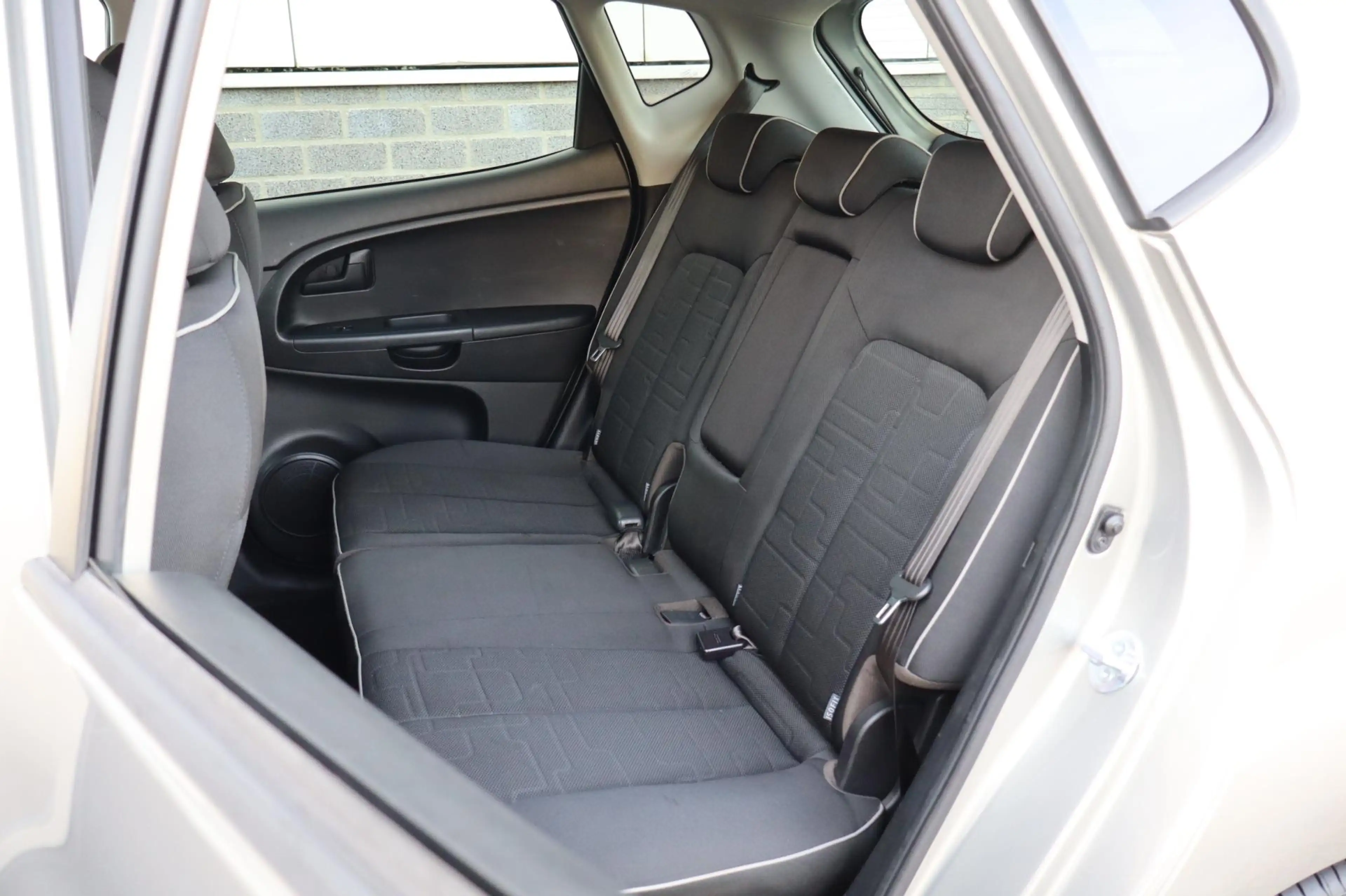 Kia Venga 1.4 CVVT ExecutiveLine Navi Trekhaak — photo 10
