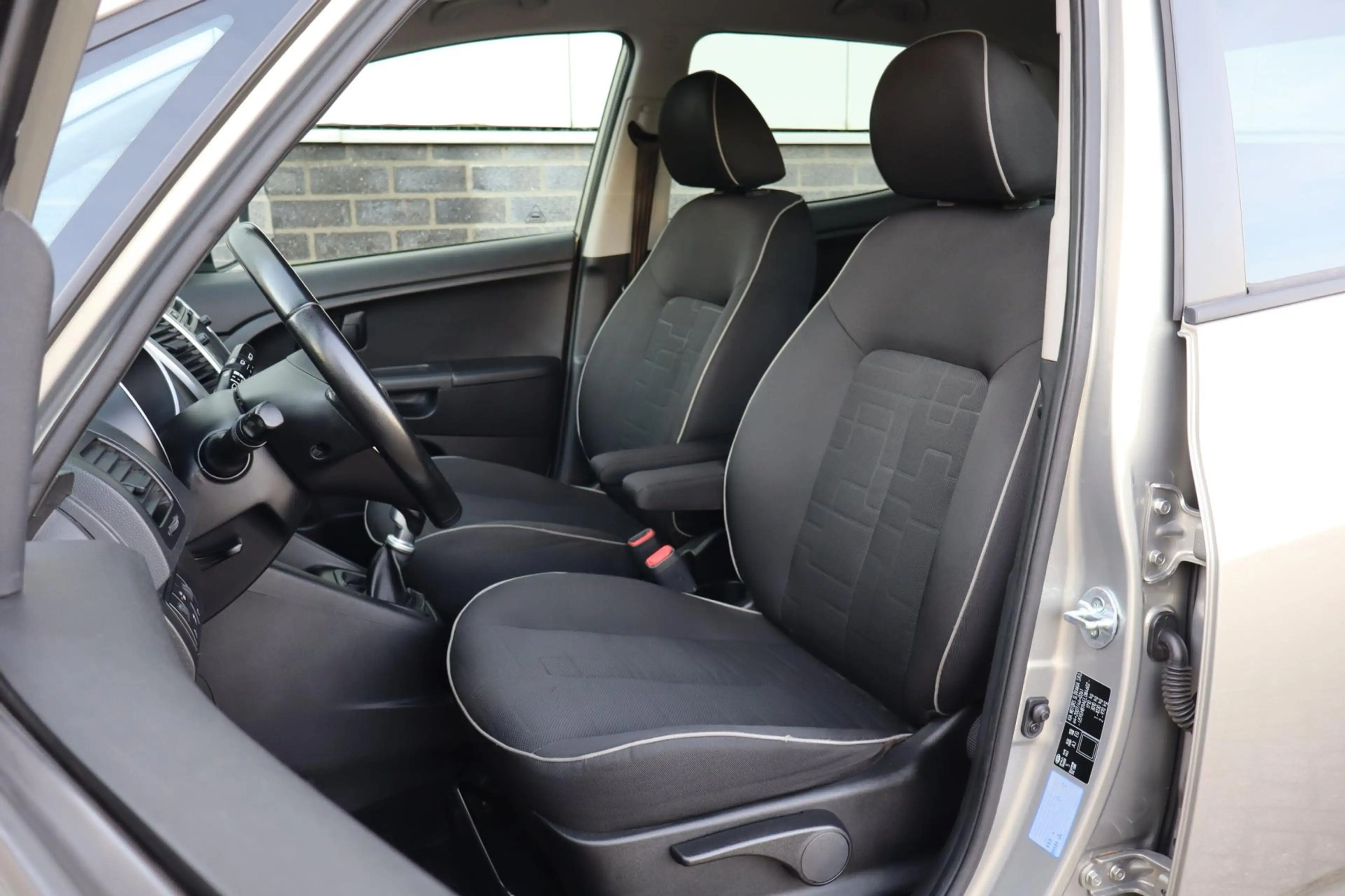 Kia Venga 1.4 CVVT ExecutiveLine Navi Trekhaak — photo 9