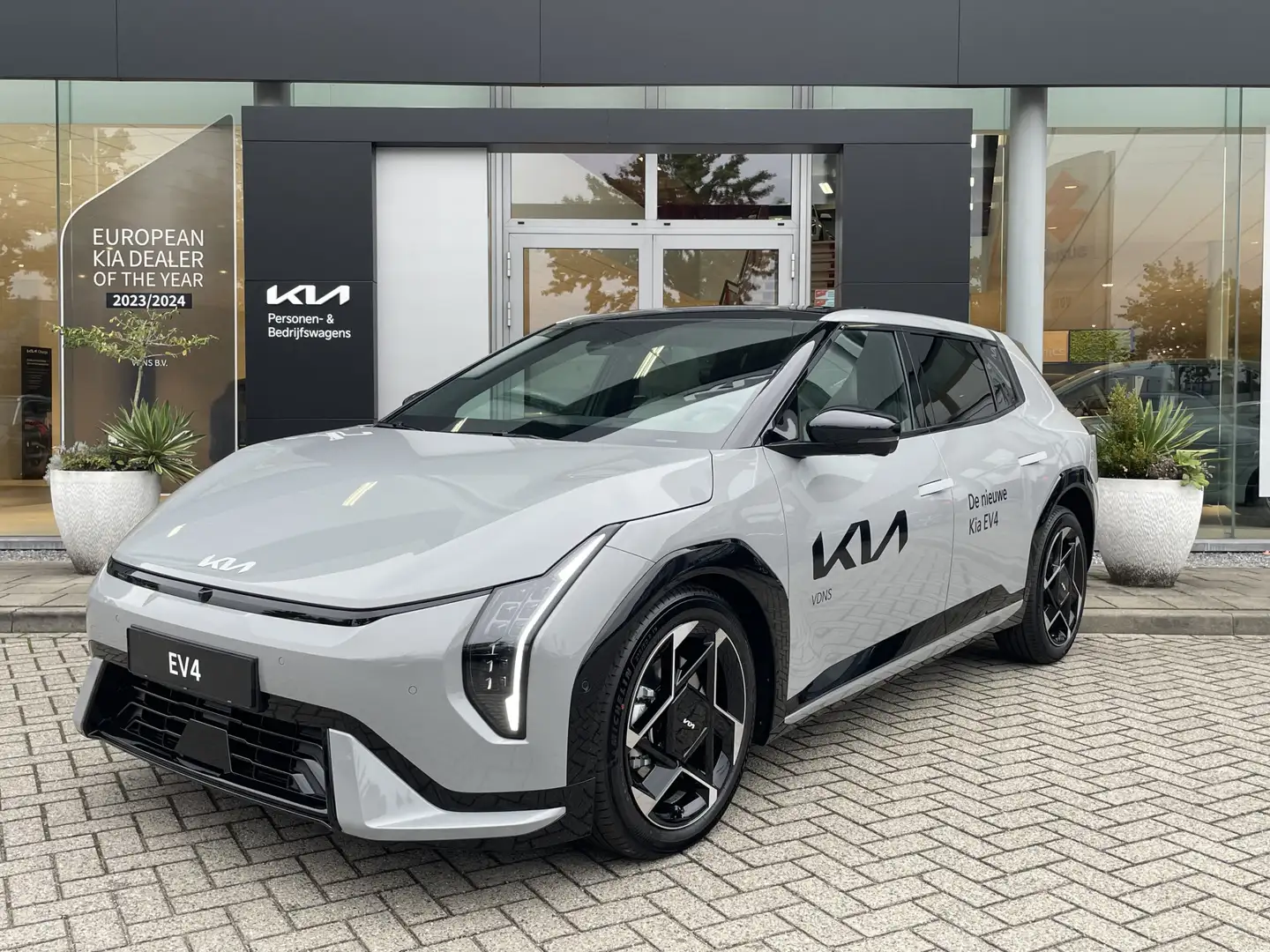 Kia EV4 GT-PlusLine 81.4 kWh | Tot 10 jaar garantie | €2.0 Gris - 1