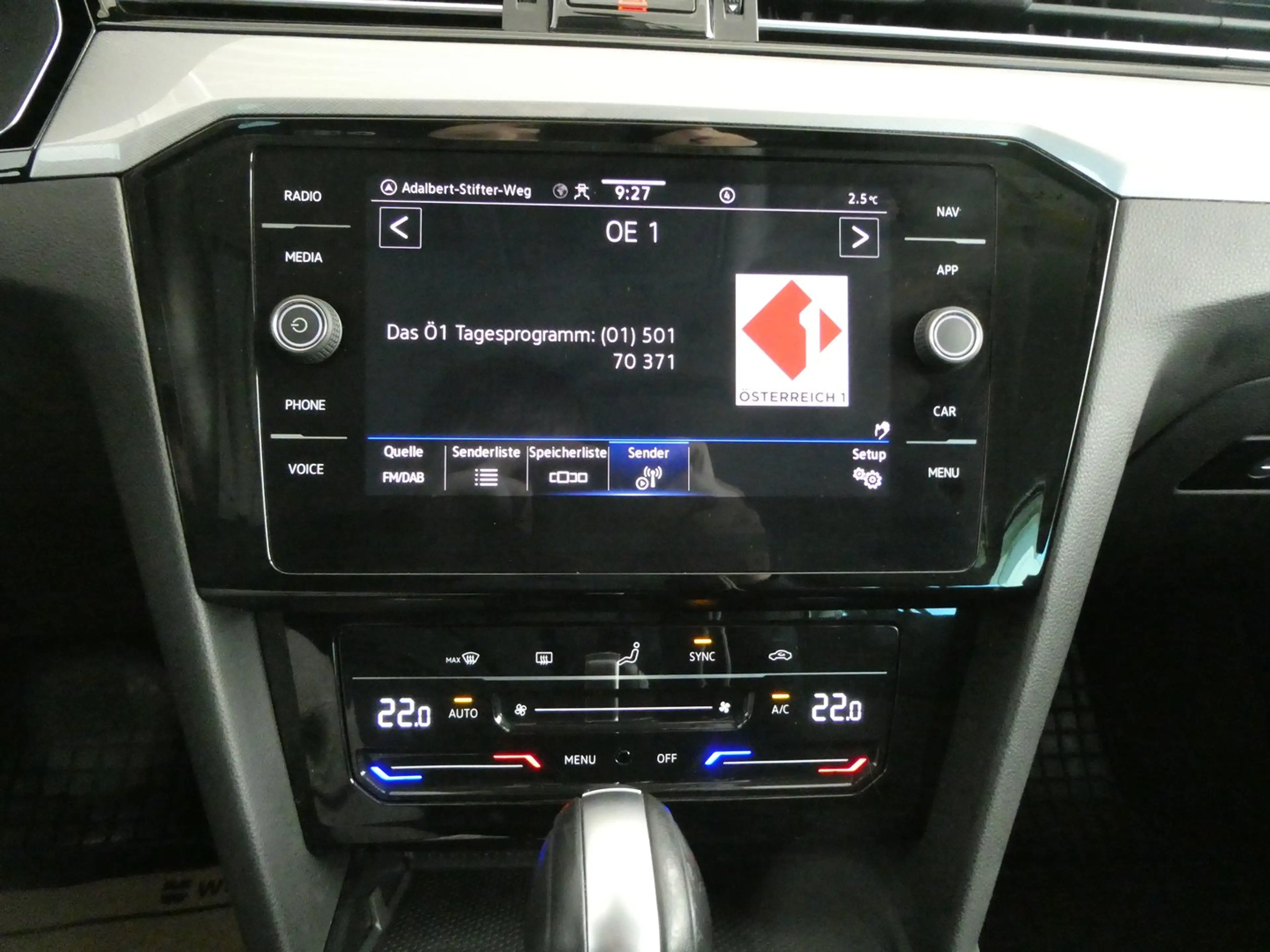 Volkswagen Passat Variant Business TDI 4MOTION DSG — photo 15