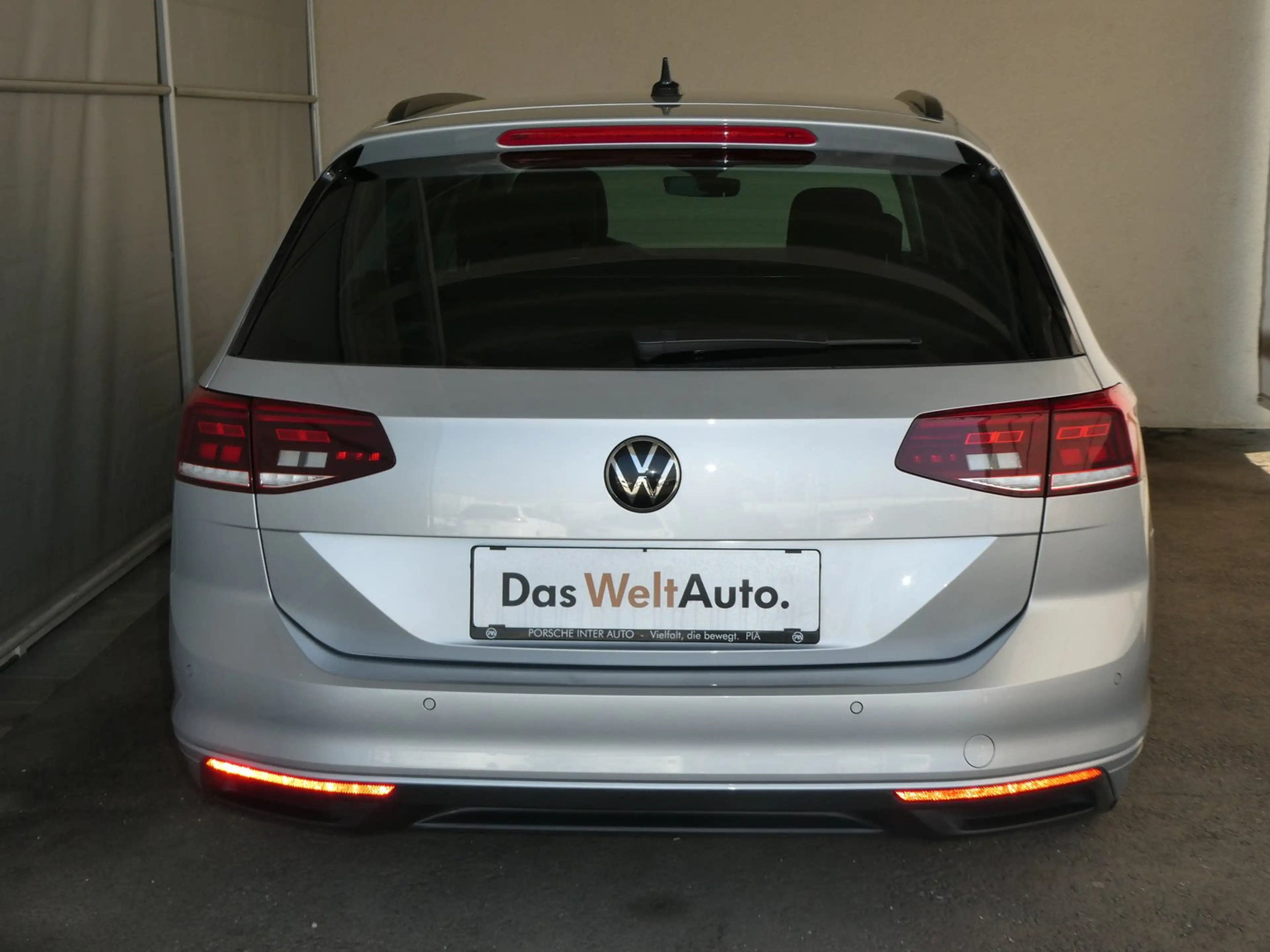 Volkswagen Passat Variant Business TDI 4MOTION DSG — photo 4