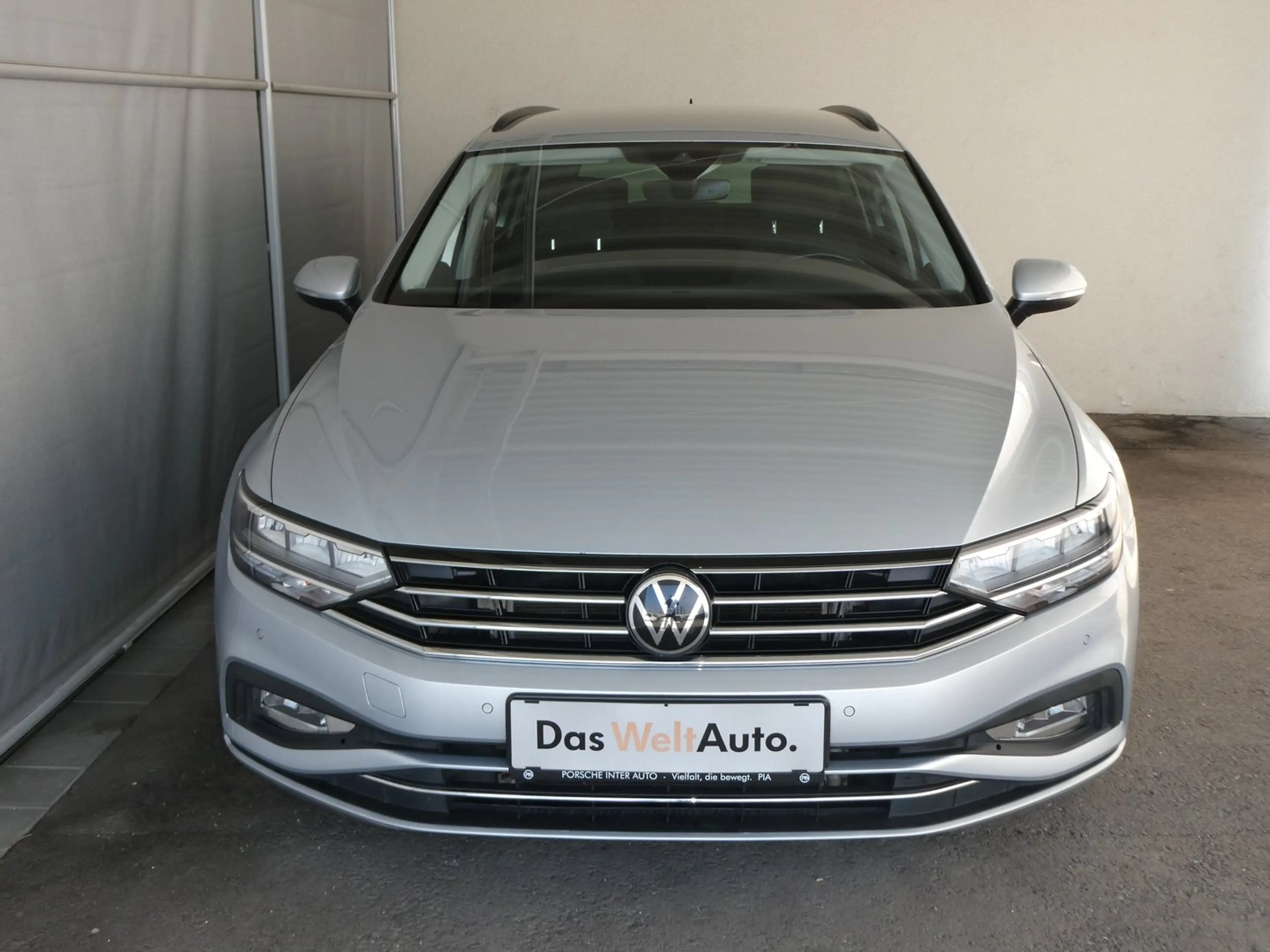 Volkswagen Passat Variant Business TDI 4MOTION DSG — photo 2