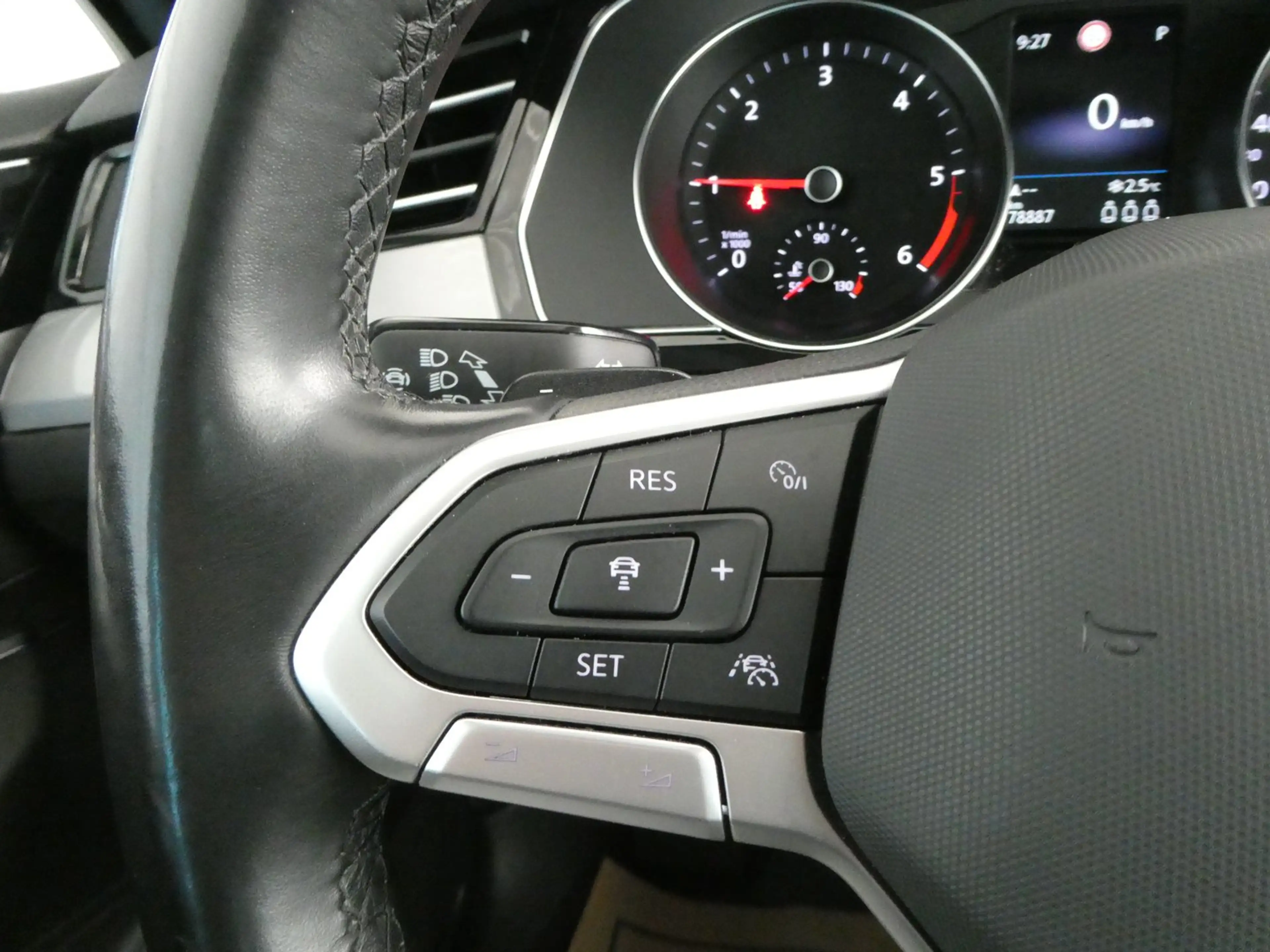 Volkswagen Passat Variant Business TDI 4MOTION DSG — photo 13