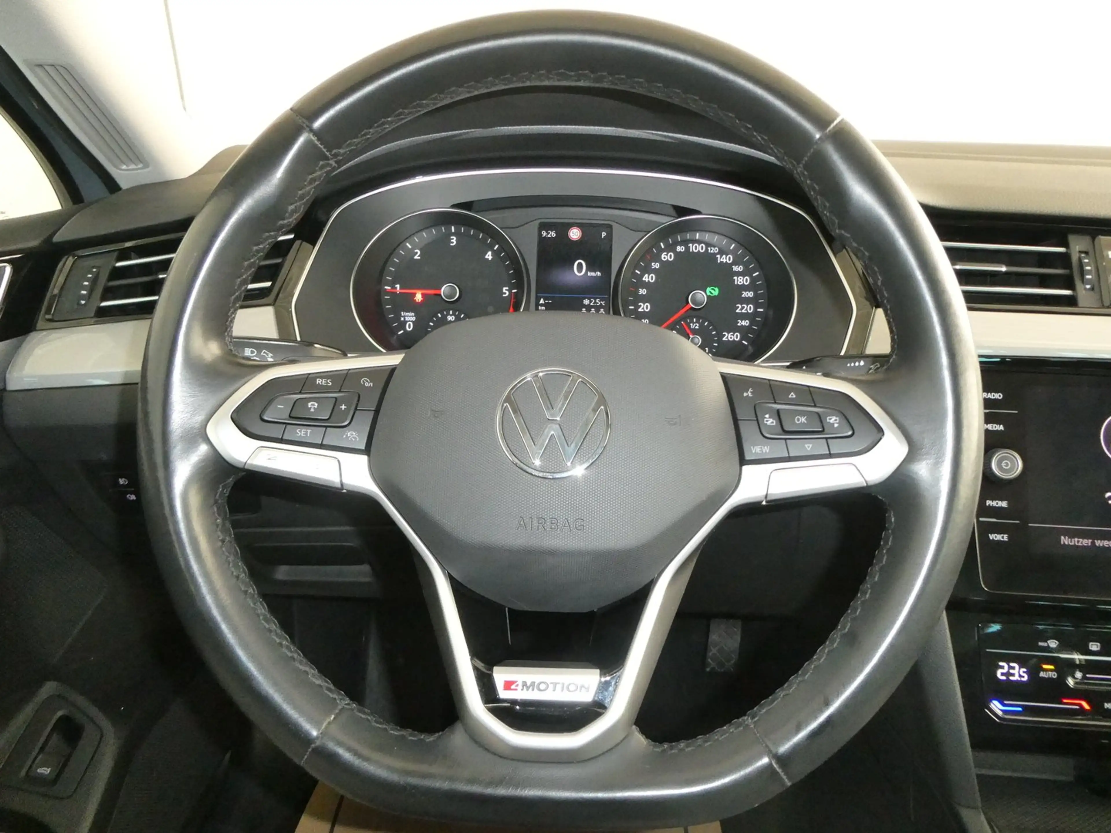 Volkswagen Passat Variant Business TDI 4MOTION DSG — photo 11