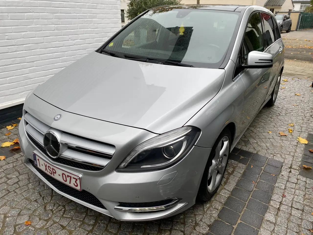 Mercedes-Benz B 200