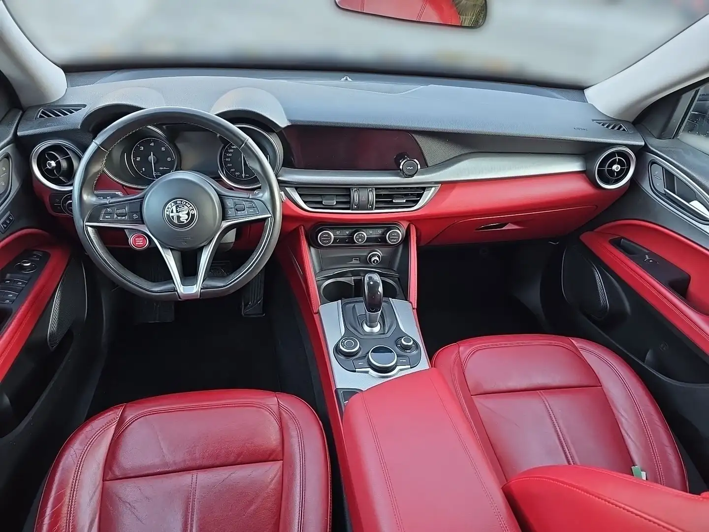 Alfa Romeo Stelvio Super 2,2 ATX Schwarz - 2