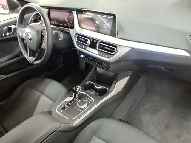 BMW 1 Series view 12