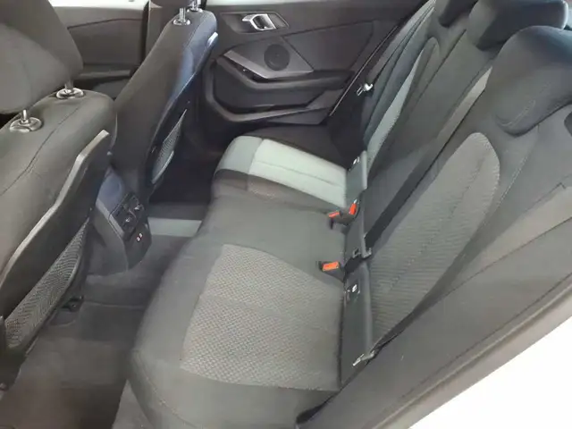 BMW 1 Series view 7