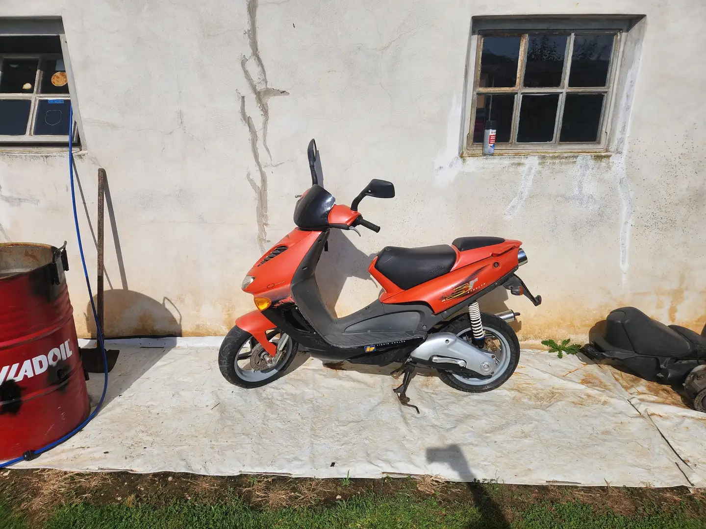 Aprilia SR 50 Arancione - 1