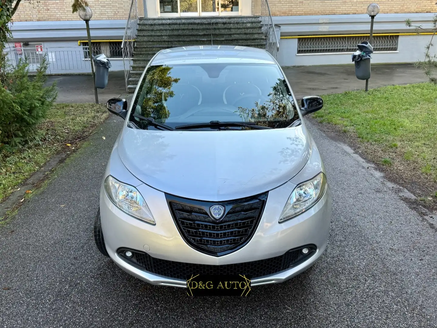 Lancia Ypsilon 1.2 8v Gold ecochic Gpl 69cv E6 Argento - 2