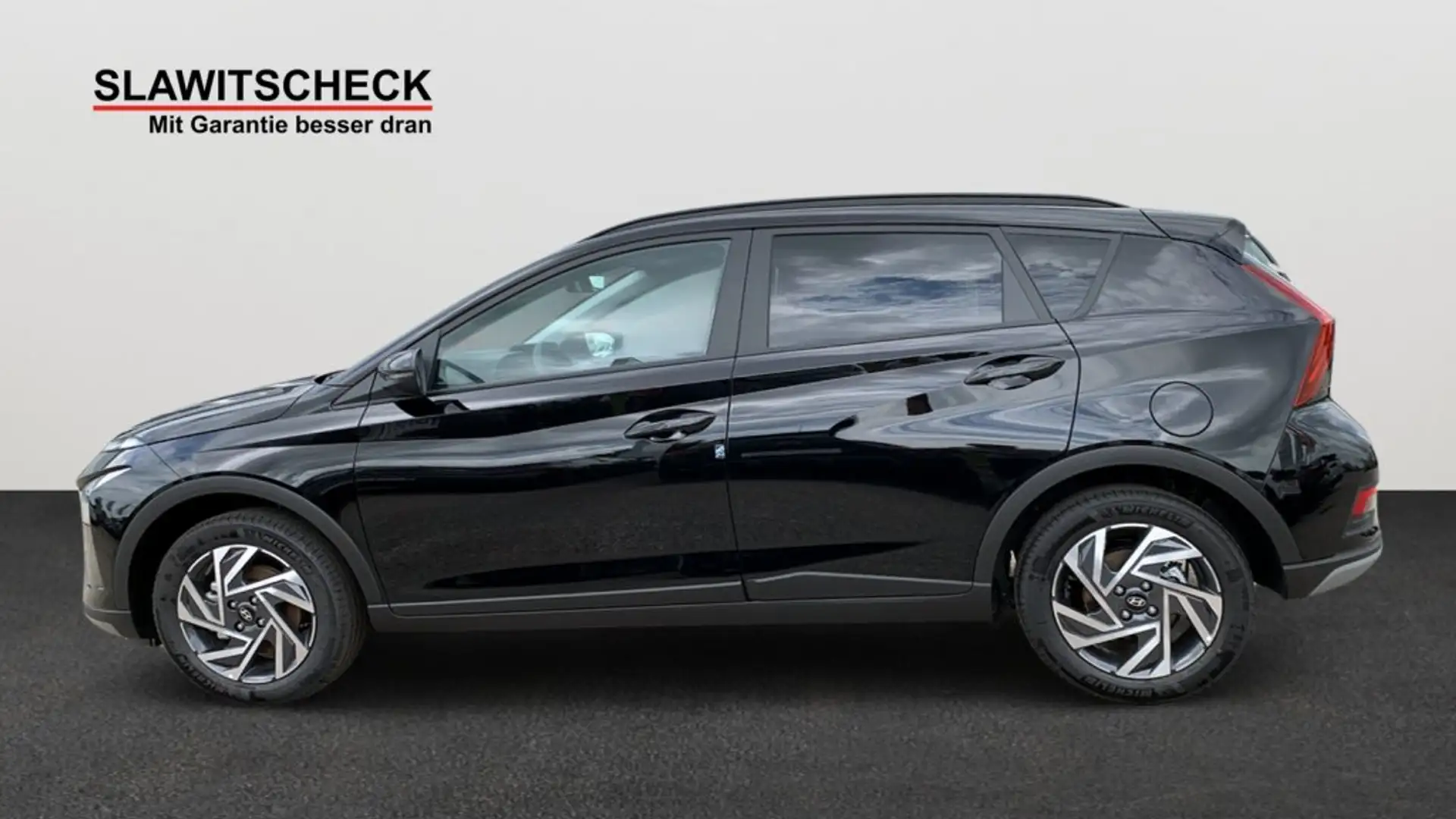 Hyundai BAYON GO Plus 1.2 MPI y5bu1 Schwarz - 2