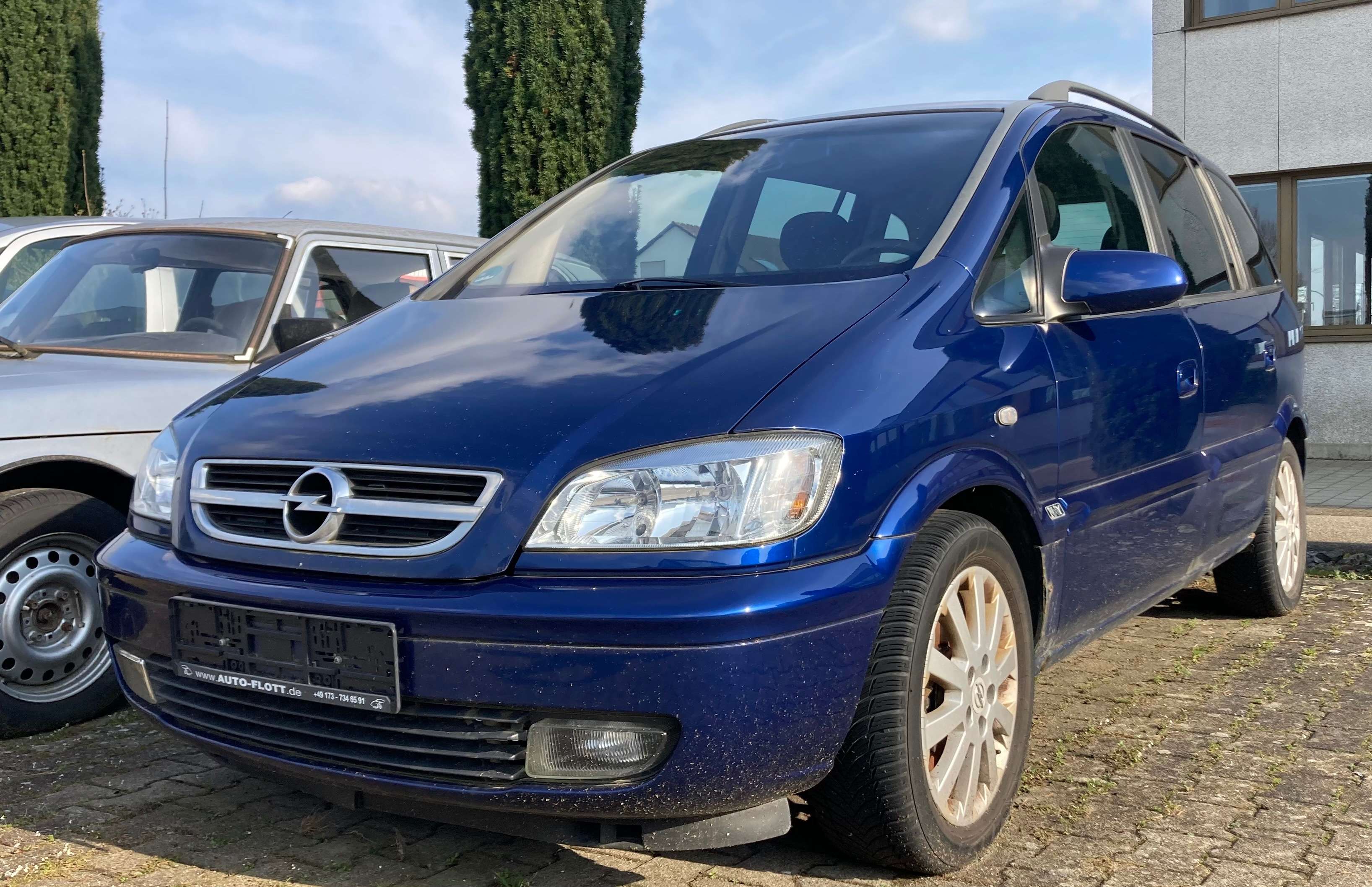 Second hand Opel Zafira 2.2