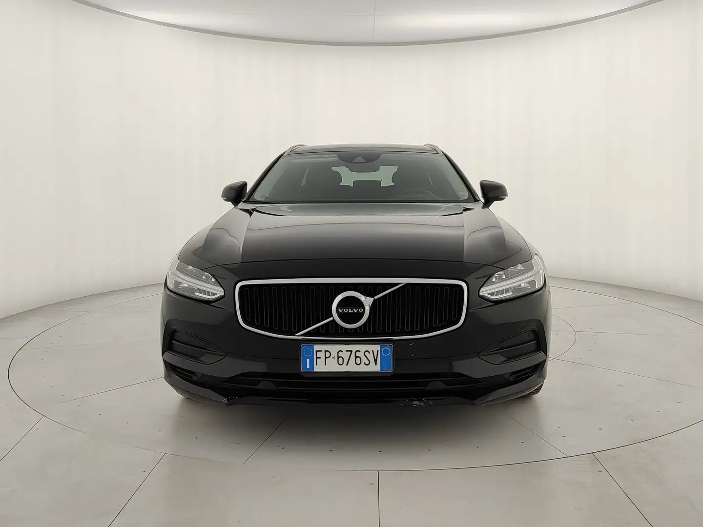 Volvo V90 D3 Momentum Černá - 2