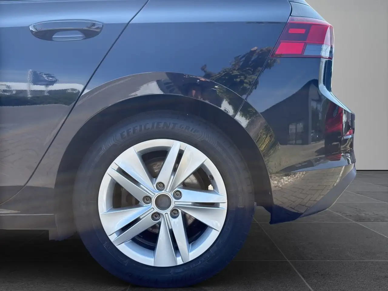 Volkswagen Golf VIII Lim. 2.0 TDI Life *ACC*NAVI*KAMERA*LED* 6