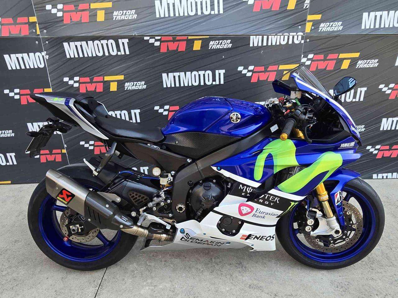 Yamaha YZF-R6 HONLIS AKRAPOVIC Video 360