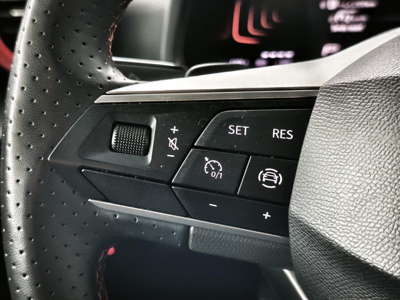 SEAT Arona 1.0 EcoTSI FR Business Connect | Climate Control | — photo 22