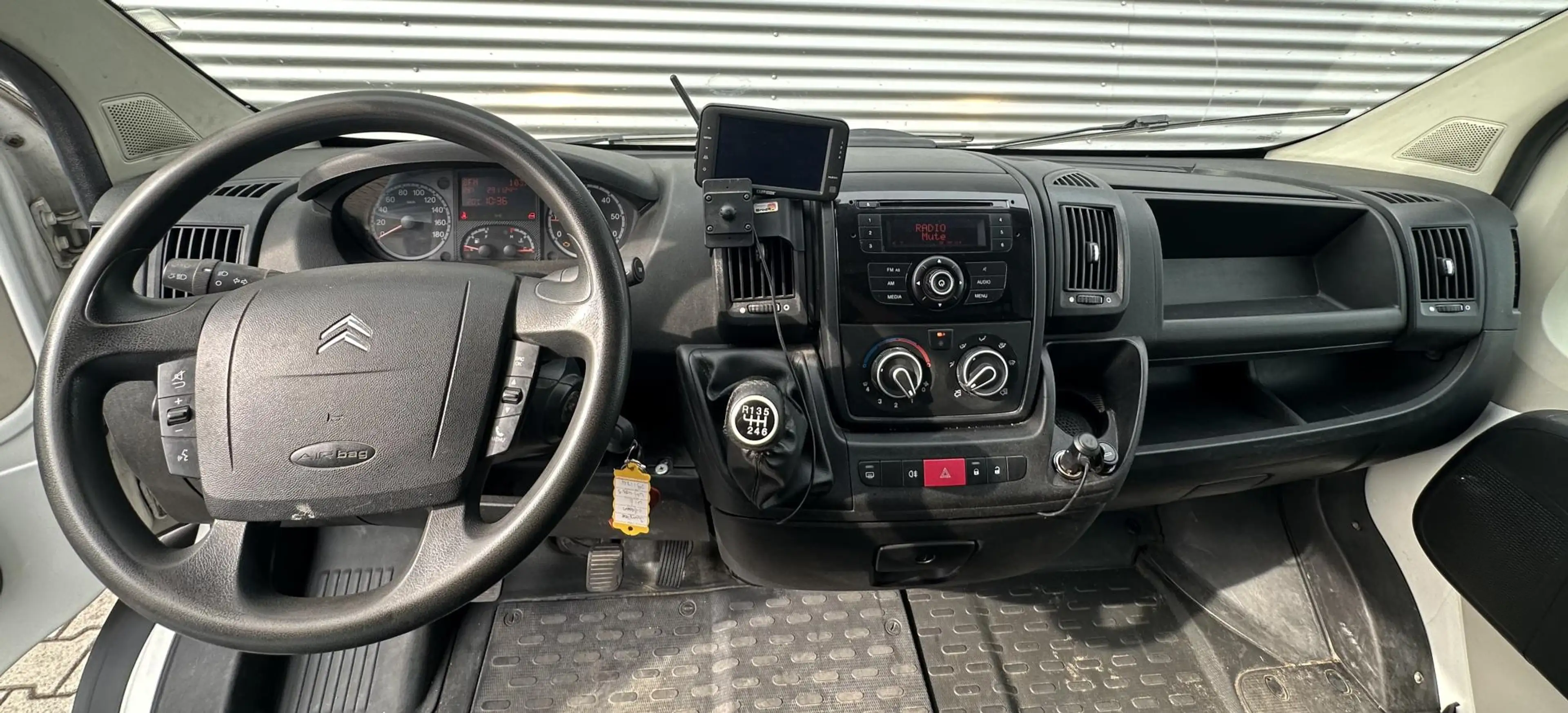 Citroen Jumper 35 2.2 HDI Bakwagen met laadklep Dhollandia — photo 2
