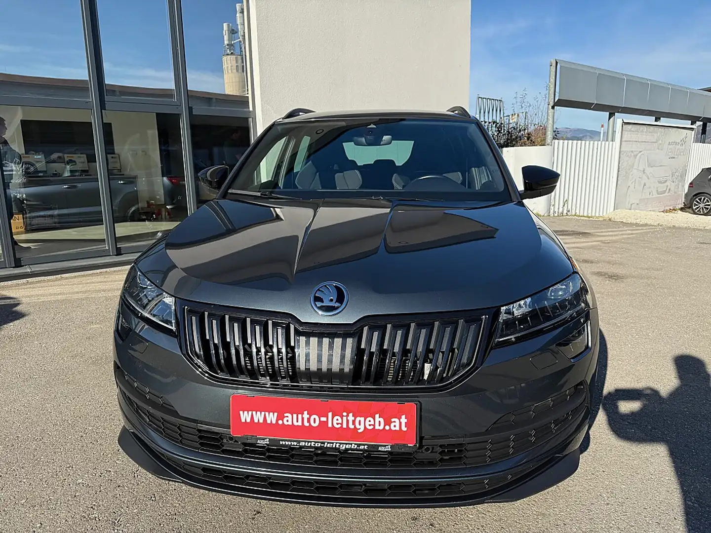 Skoda Karoq 2.0 TSI SportLine 4x4 OPF (EURO 6d-TEMP) Grau - 2