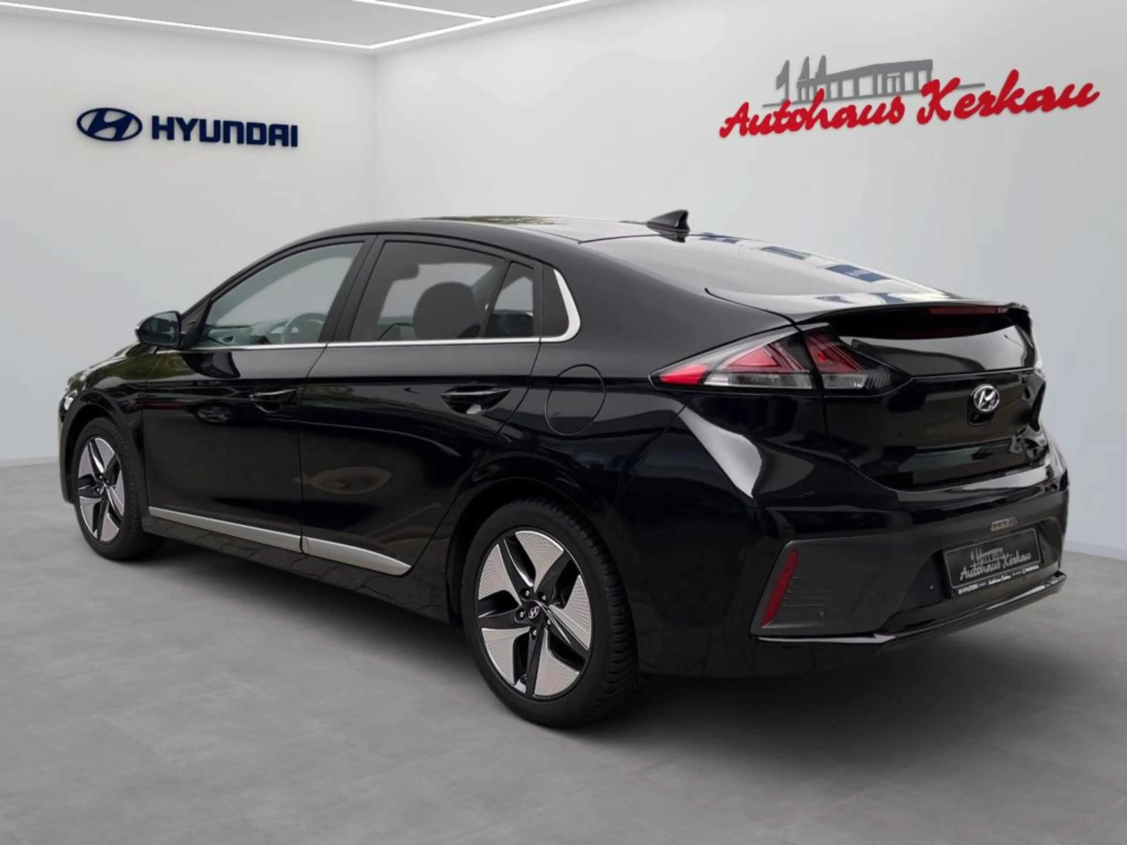 Hyundai IONIQ Hybrid 1.6 GDI Style — photo 4
