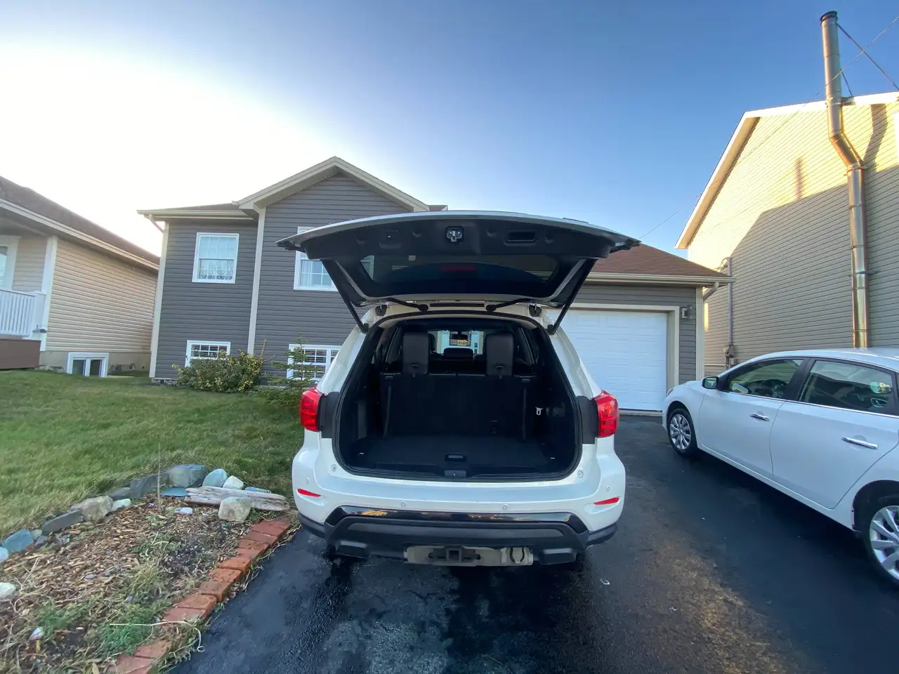 Nissan Pathfinder снимка Nissan Pathfinder