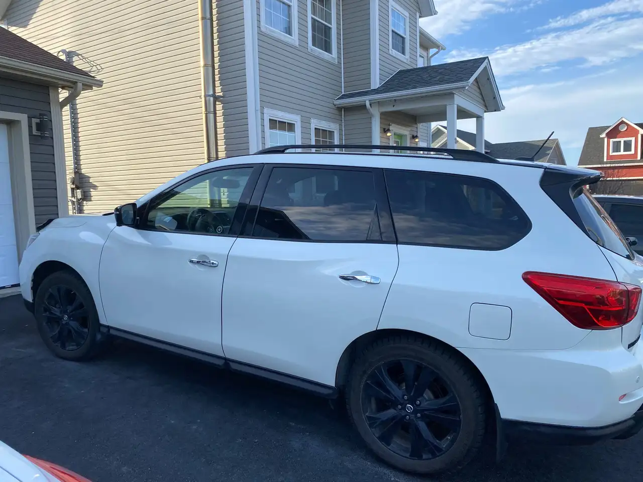 Nissan Pathfinder снимка Nissan Pathfinder