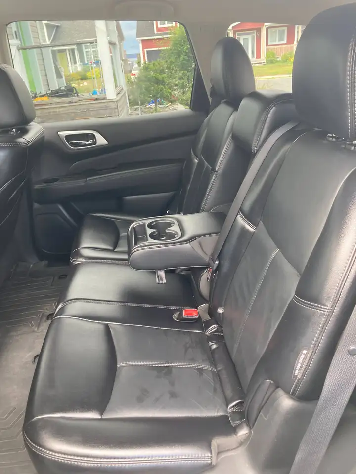 Nissan Pathfinder снимка Nissan Pathfinder