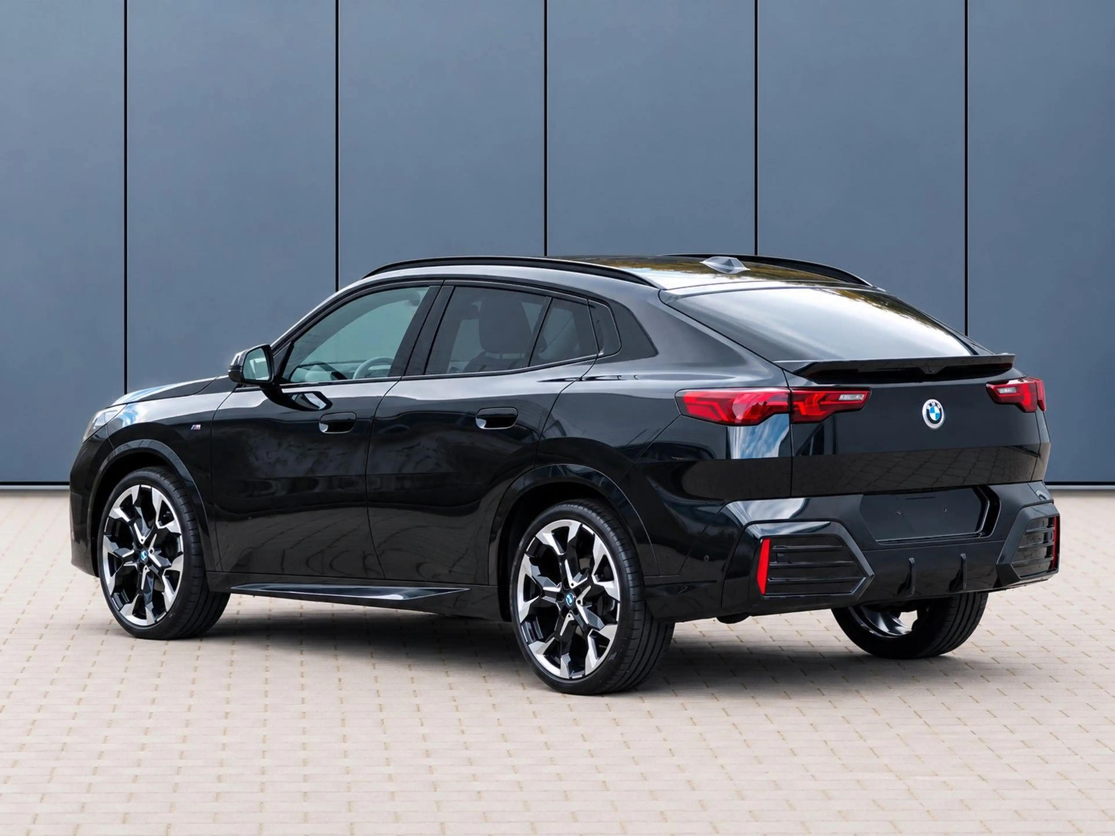 BMW X2 20d xDrive M SPORT PANO ACC AHK HUD 21" LEDER — photo 4
