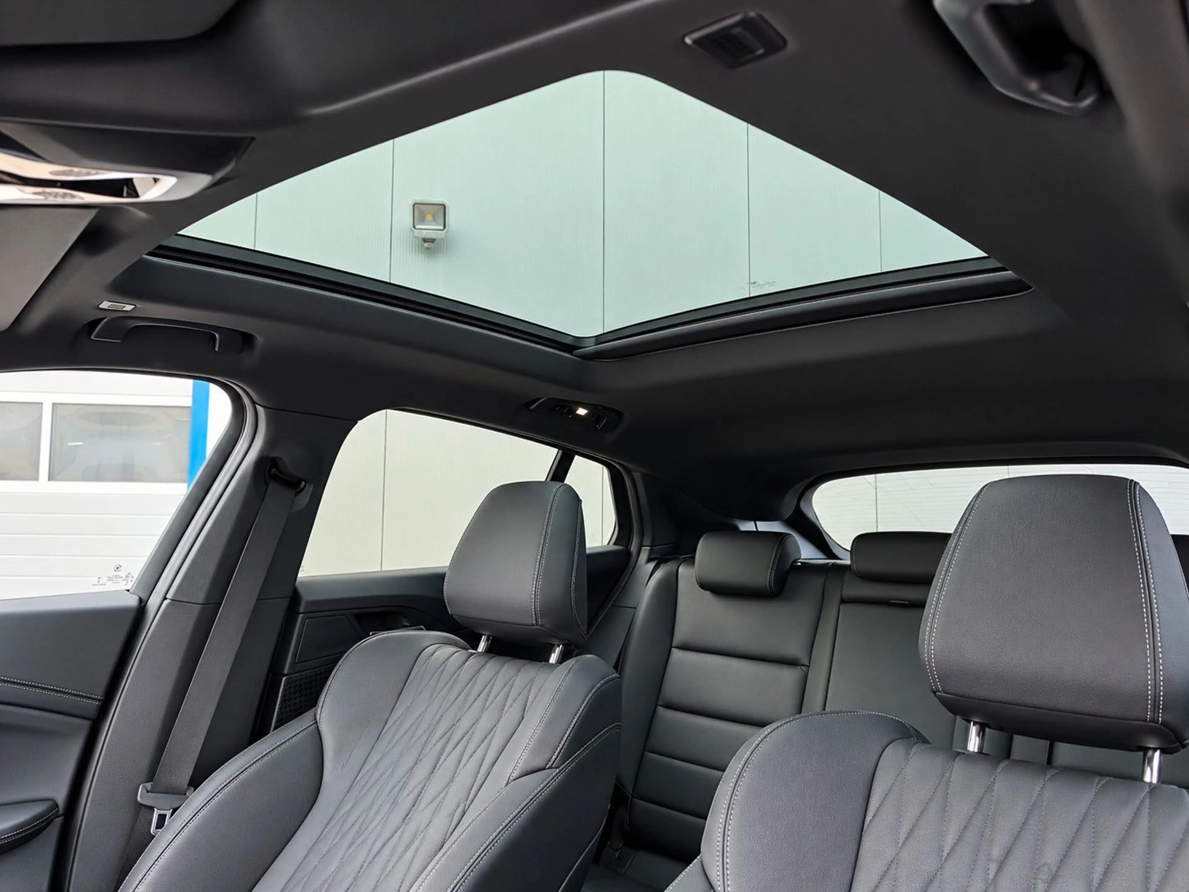 BMW X2 20d xDrive M SPORT PANO ACC AHK HUD 21" LEDER — photo 9
