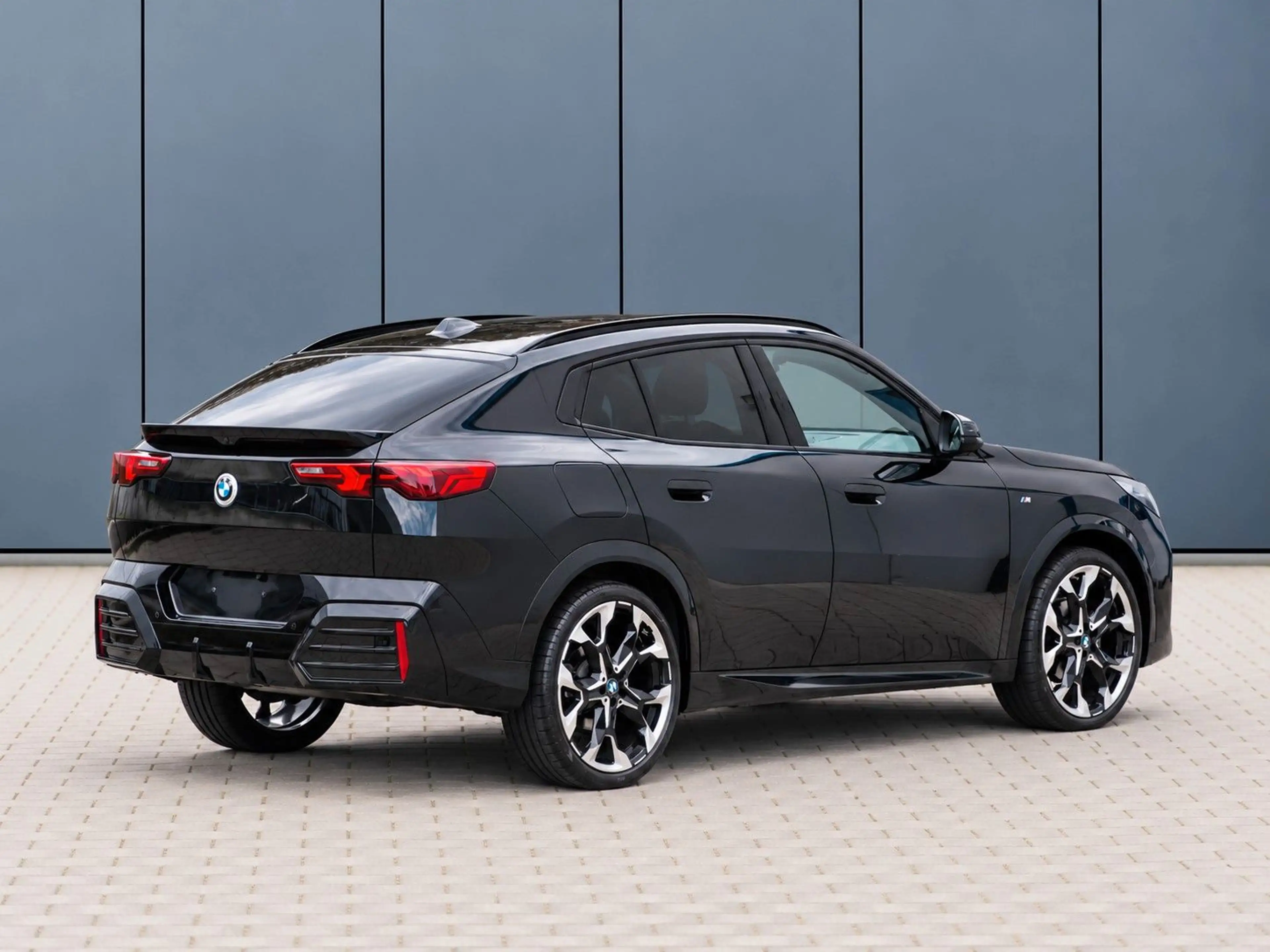 BMW X2 20d xDrive M SPORT PANO ACC AHK HUD 21" LEDER — photo 3