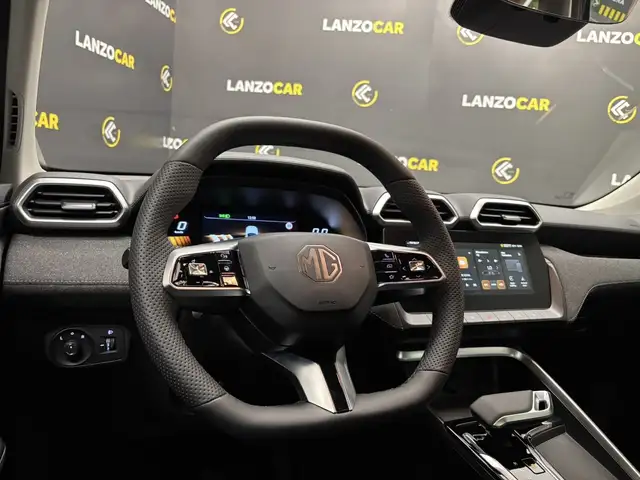 MG ZS view 8