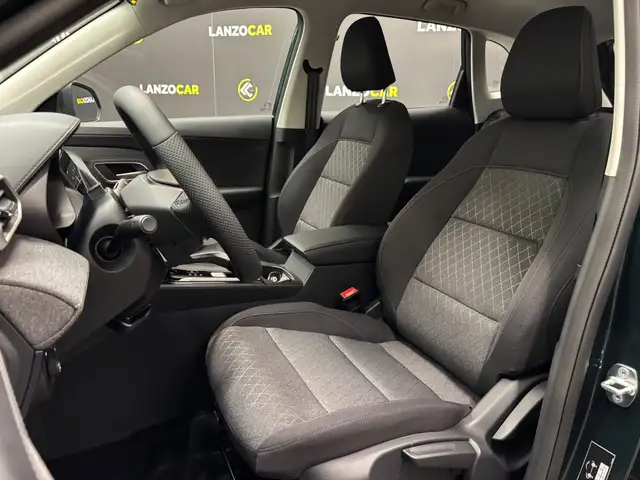MG ZS view 12