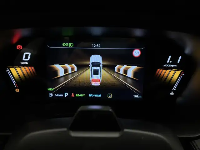 MG ZS view 10