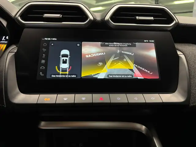 MG ZS view 9